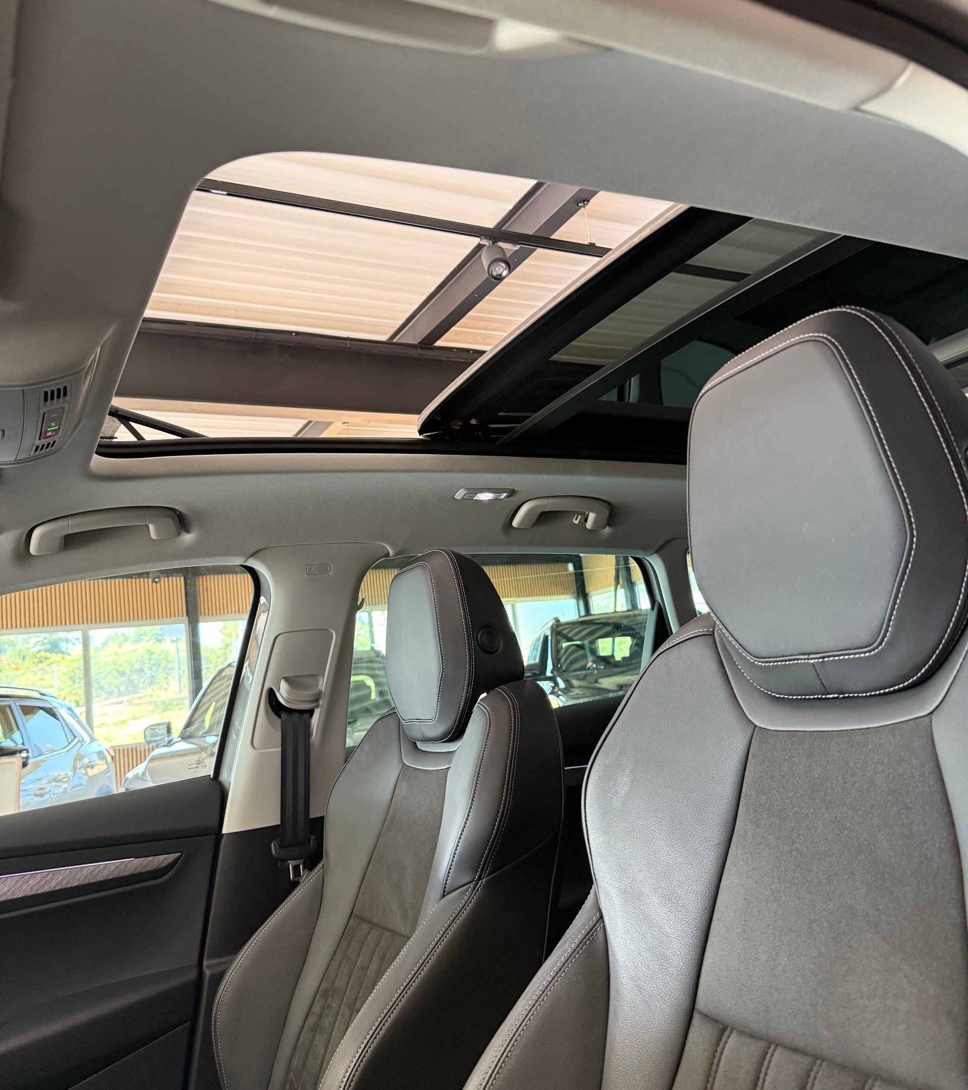 SKODA Karoq 1.5 TSI Selection DSG-image-17