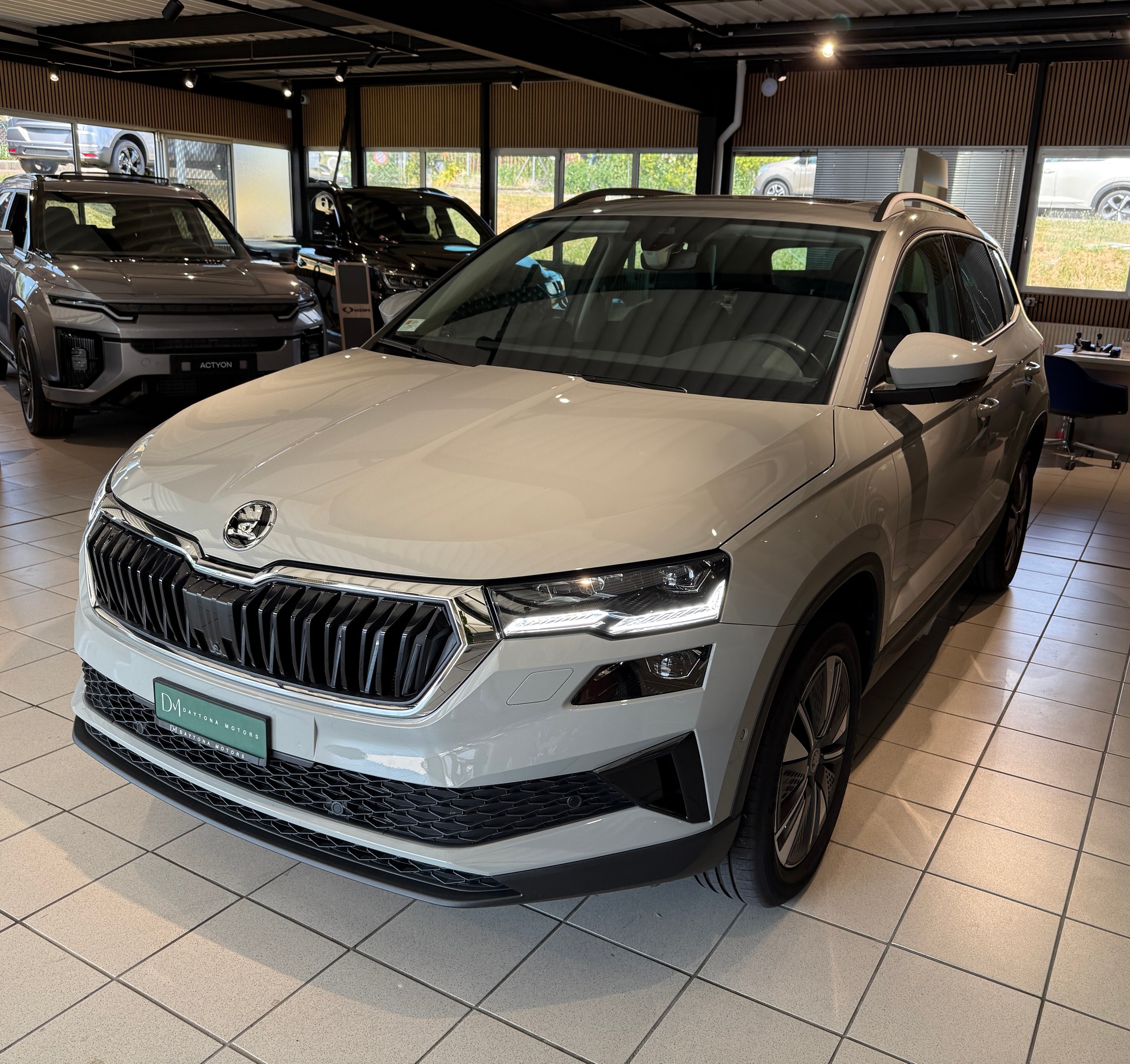 SKODA Karoq 1.5 TSI Selection DSG-image-0