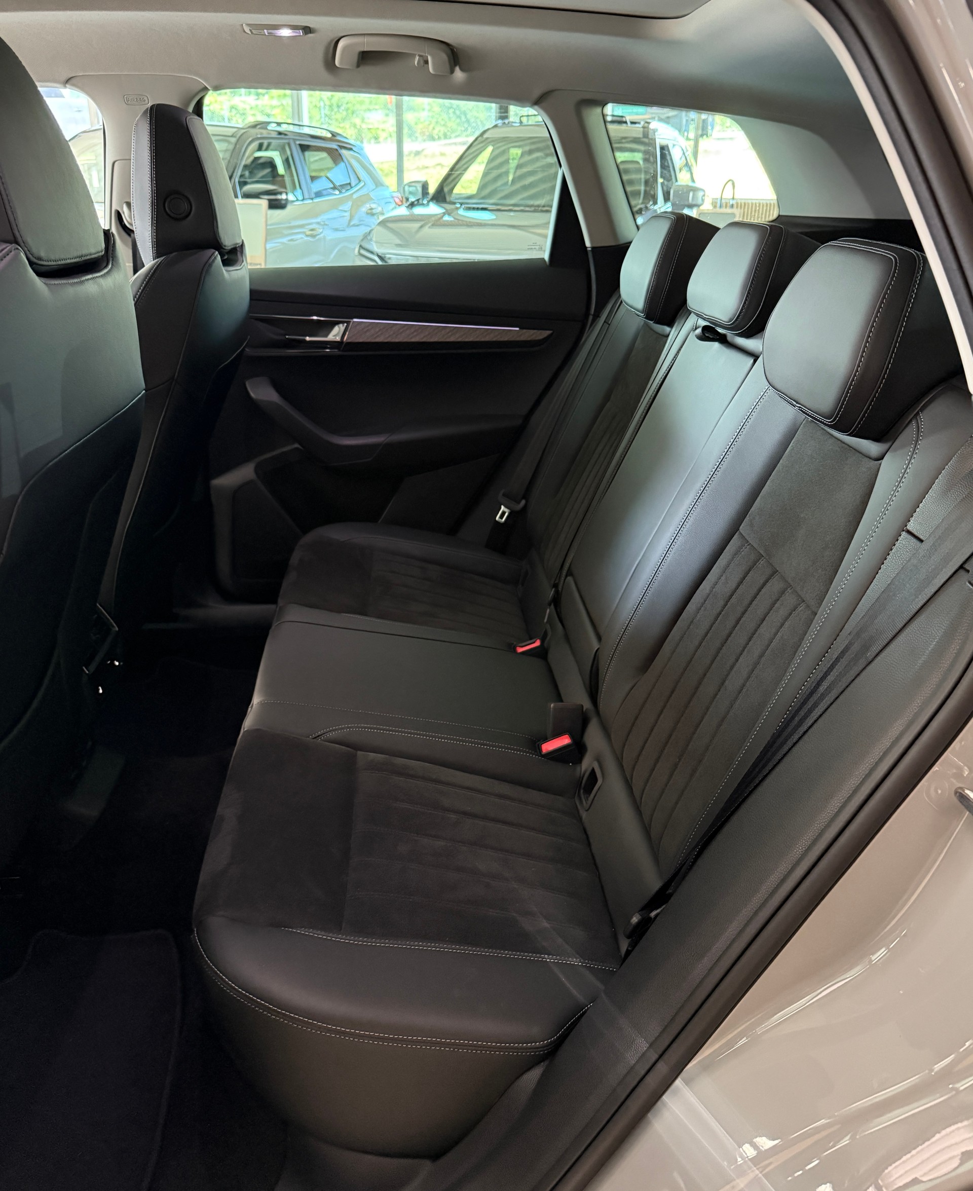 SKODA Karoq 1.5 TSI Selection DSG-image-19
