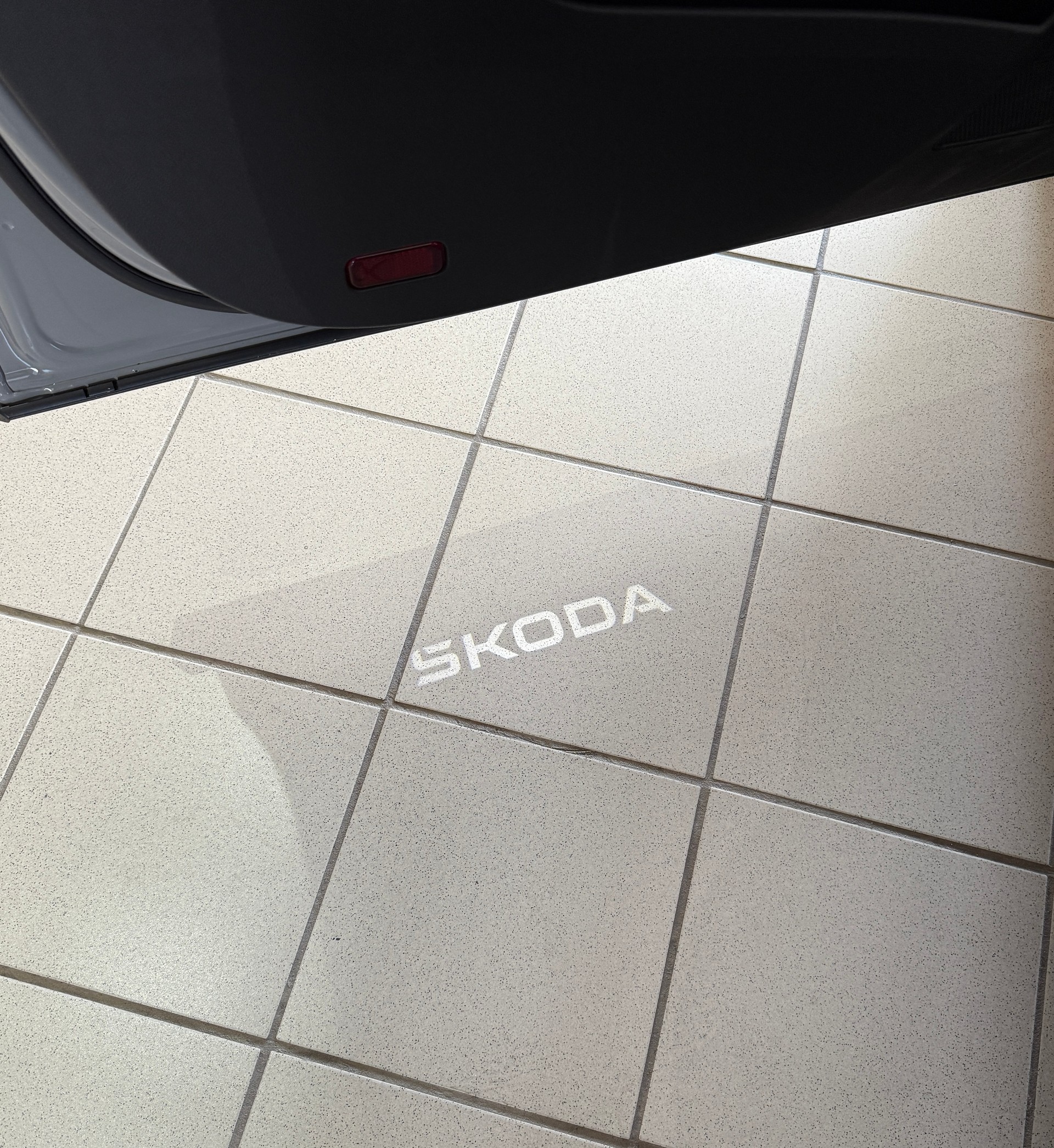 SKODA Karoq 1.5 TSI Selection DSG-image-4