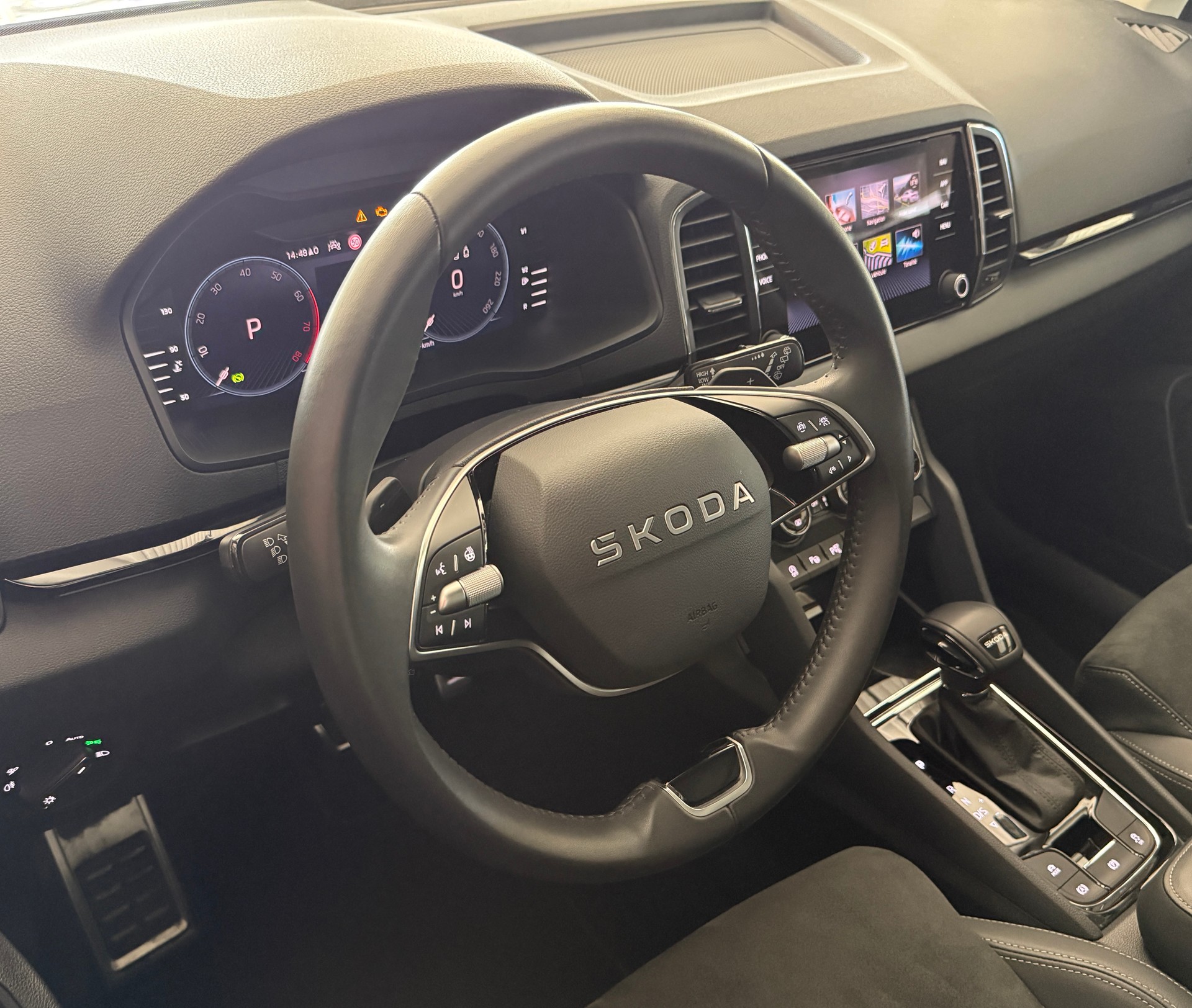 SKODA Karoq 1.5 TSI Selection DSG-image-7