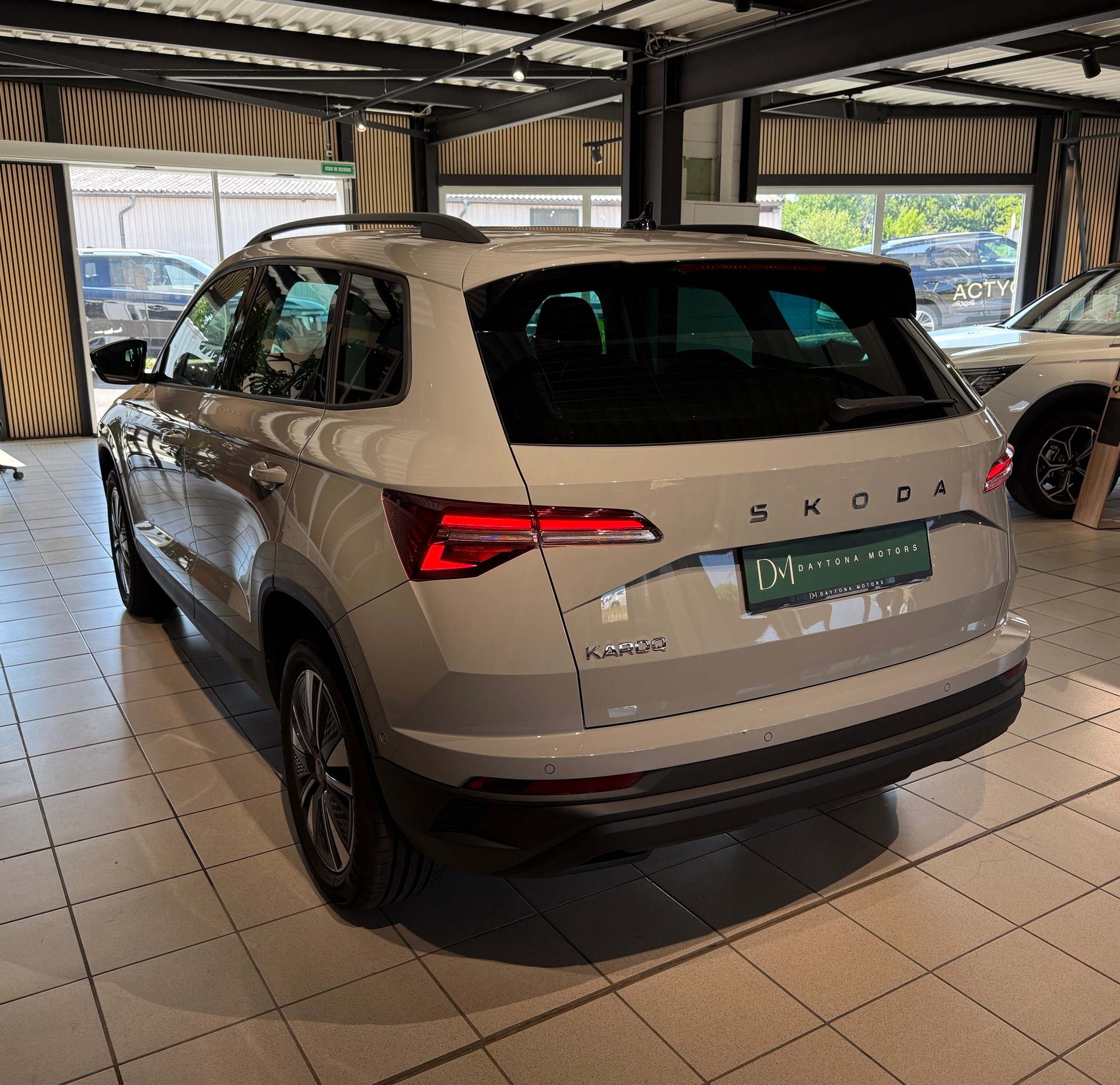 SKODA Karoq 1.5 TSI Selection DSG-image-3