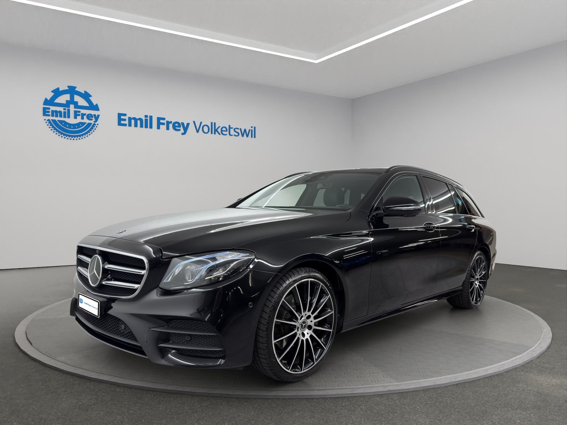 MERCEDES-BENZ E 220 d Swiss Star AMG Line 4matic Kombi-image-0