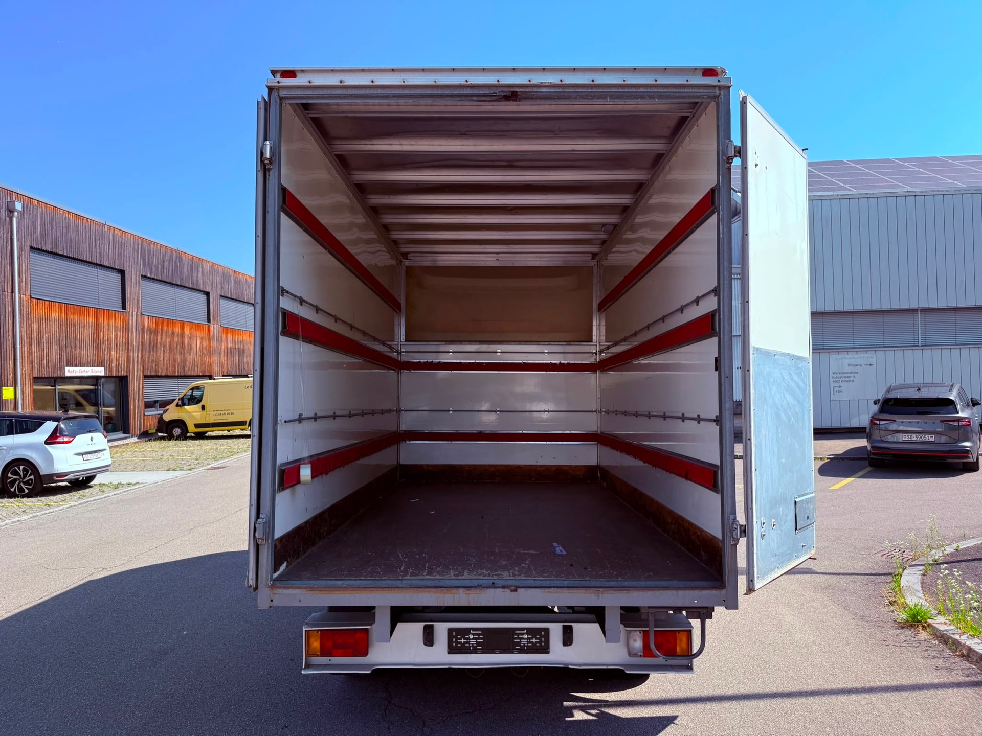 RENAULT Master T35 2.5dCi L3H1GV-image-2