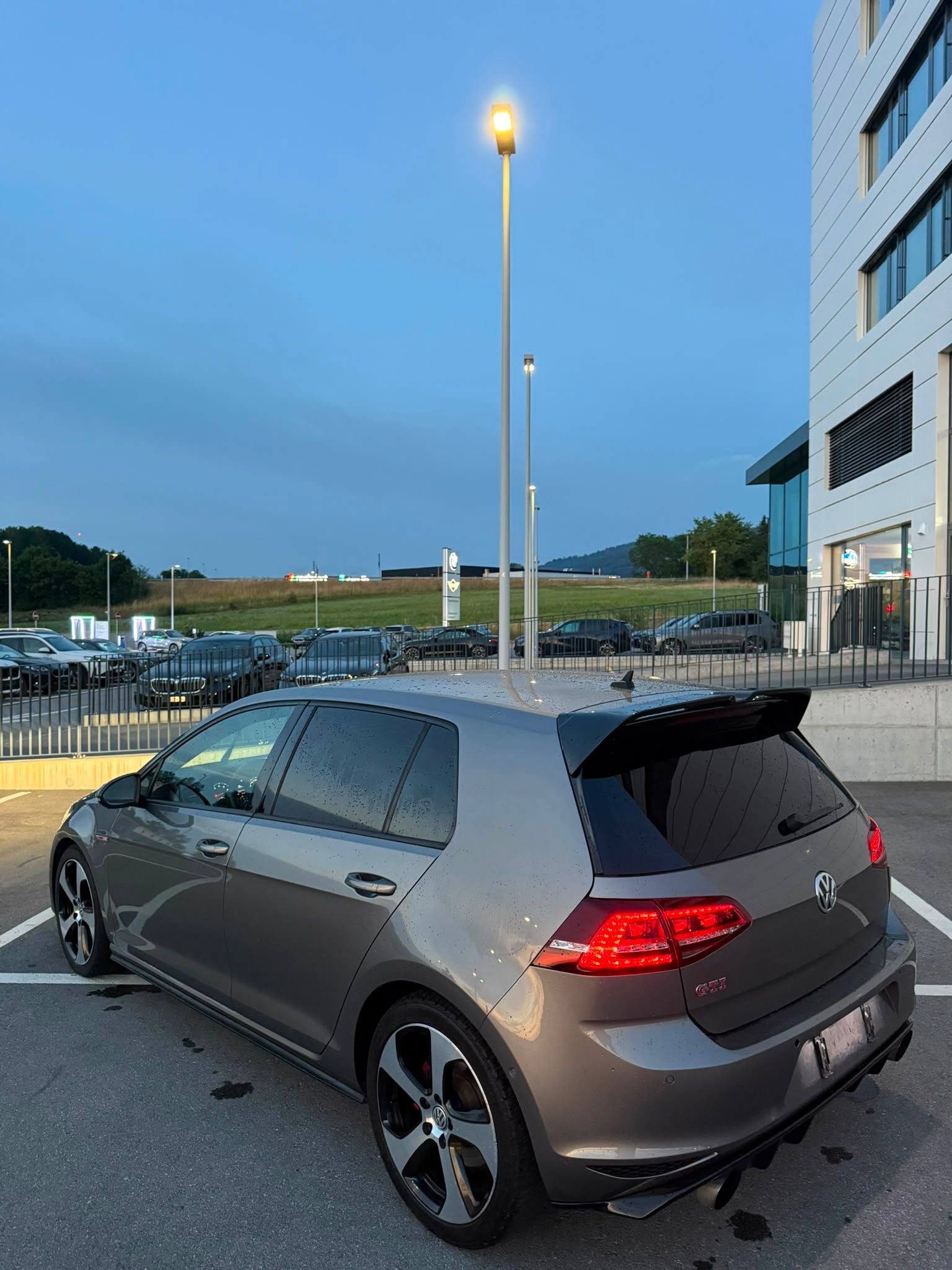 VW Golf 2.0 TSI GTI DSG-image-1