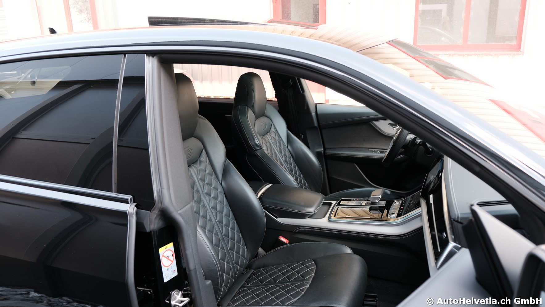 AUDI Q8 60 TFSI e quattro PHEV tiptronic-image-12