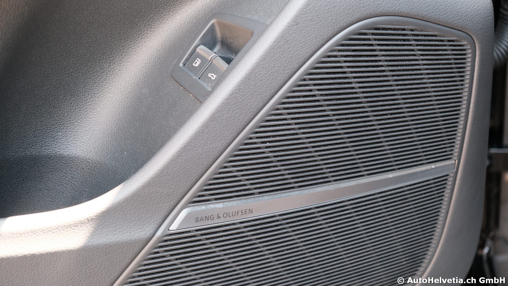 AUDI Q8 60 TFSI e quattro PHEV tiptronic-image-15