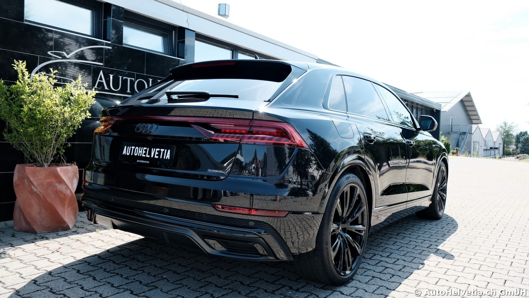 AUDI Q8 60 TFSI e quattro PHEV tiptronic-image-5