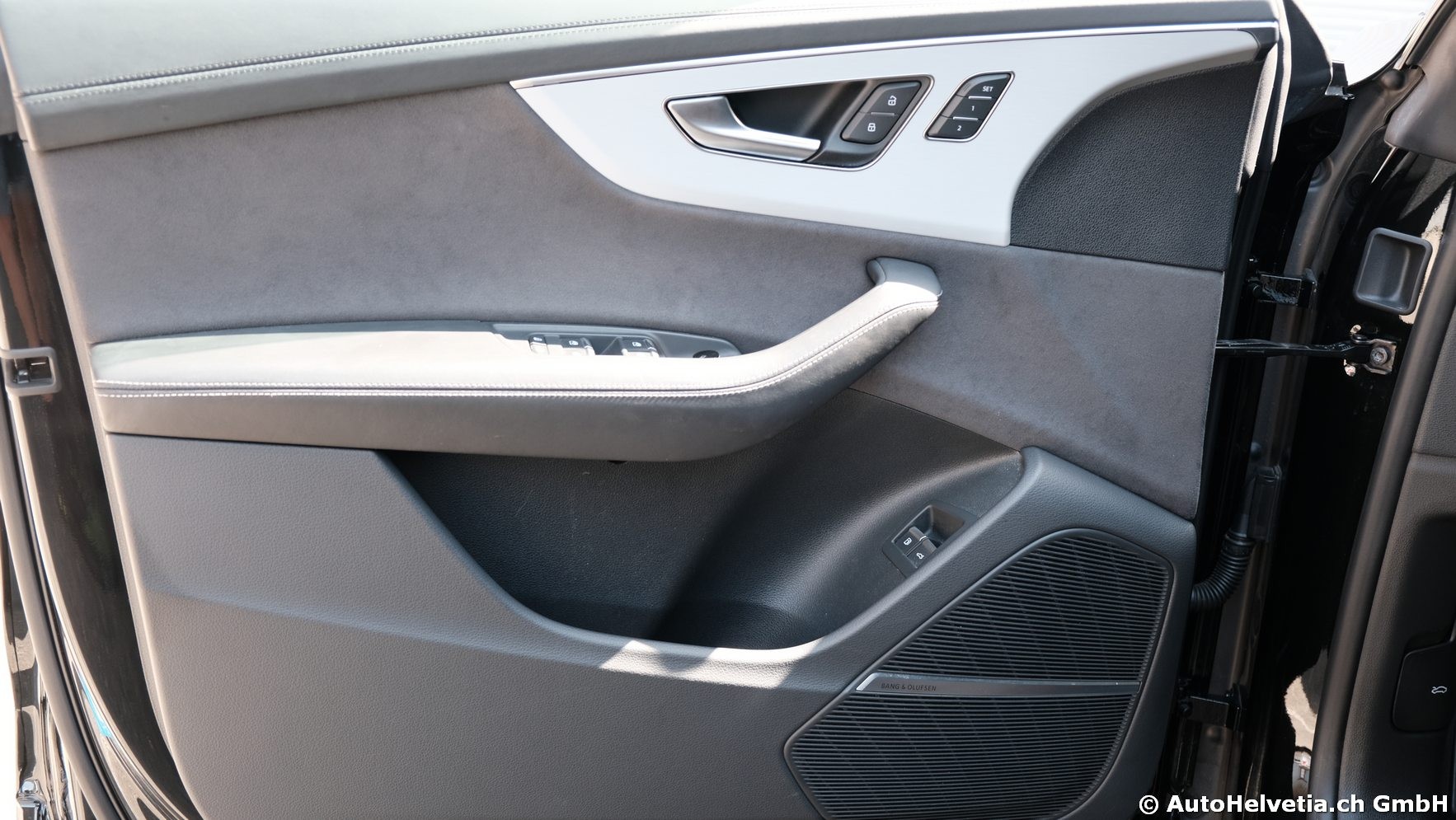 AUDI Q8 60 TFSI e quattro PHEV tiptronic-image-14