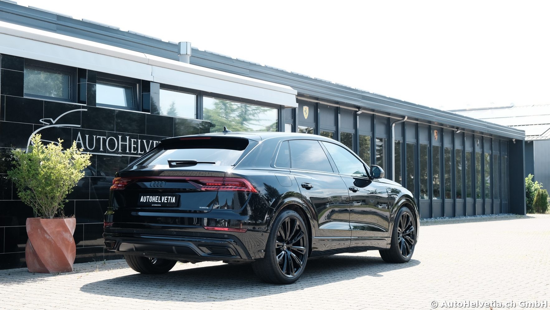 AUDI Q8 60 TFSI e quattro PHEV tiptronic-image-4