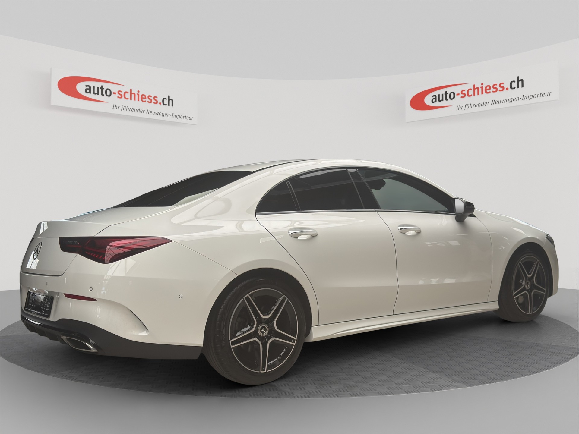 MERCEDES-BENZ CLA 200 AMG Line Night 7G-DCT-image-4