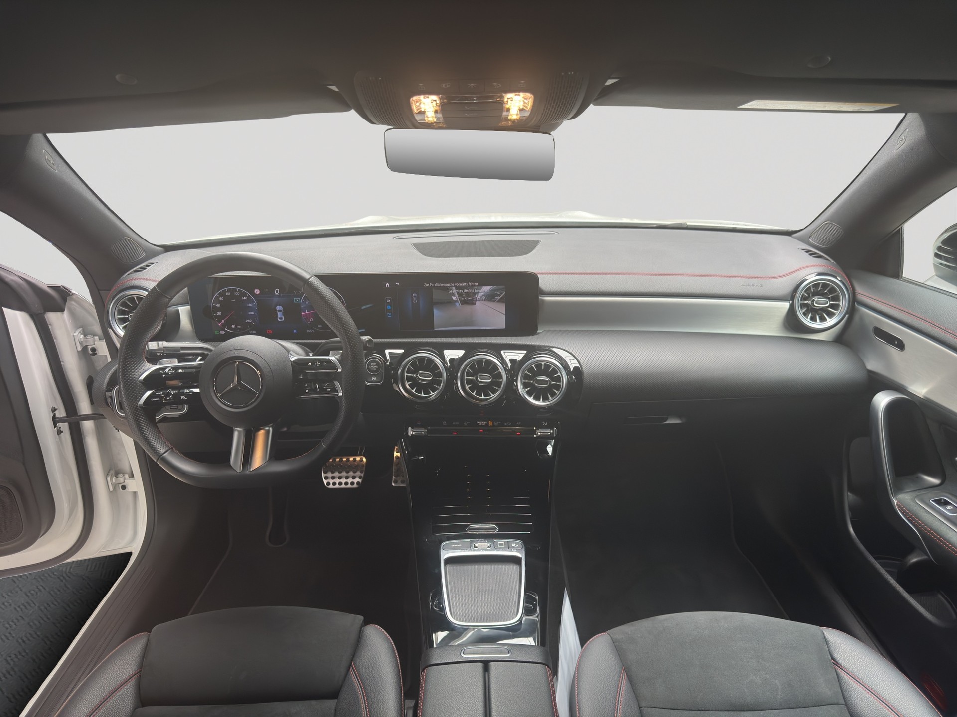 MERCEDES-BENZ CLA 200 AMG Line Night 7G-DCT-image-13