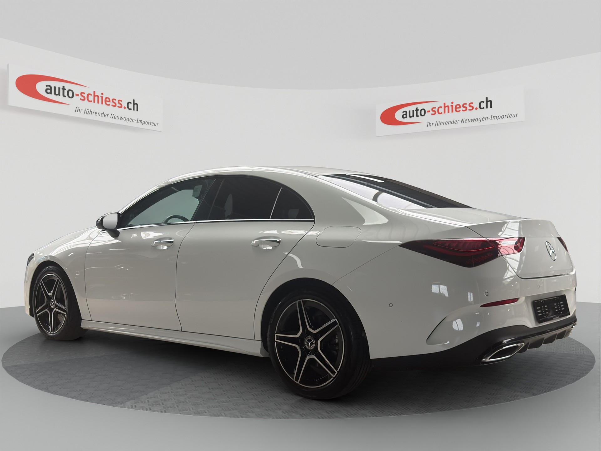 MERCEDES-BENZ CLA 200 AMG Line Night 7G-DCT-image-2