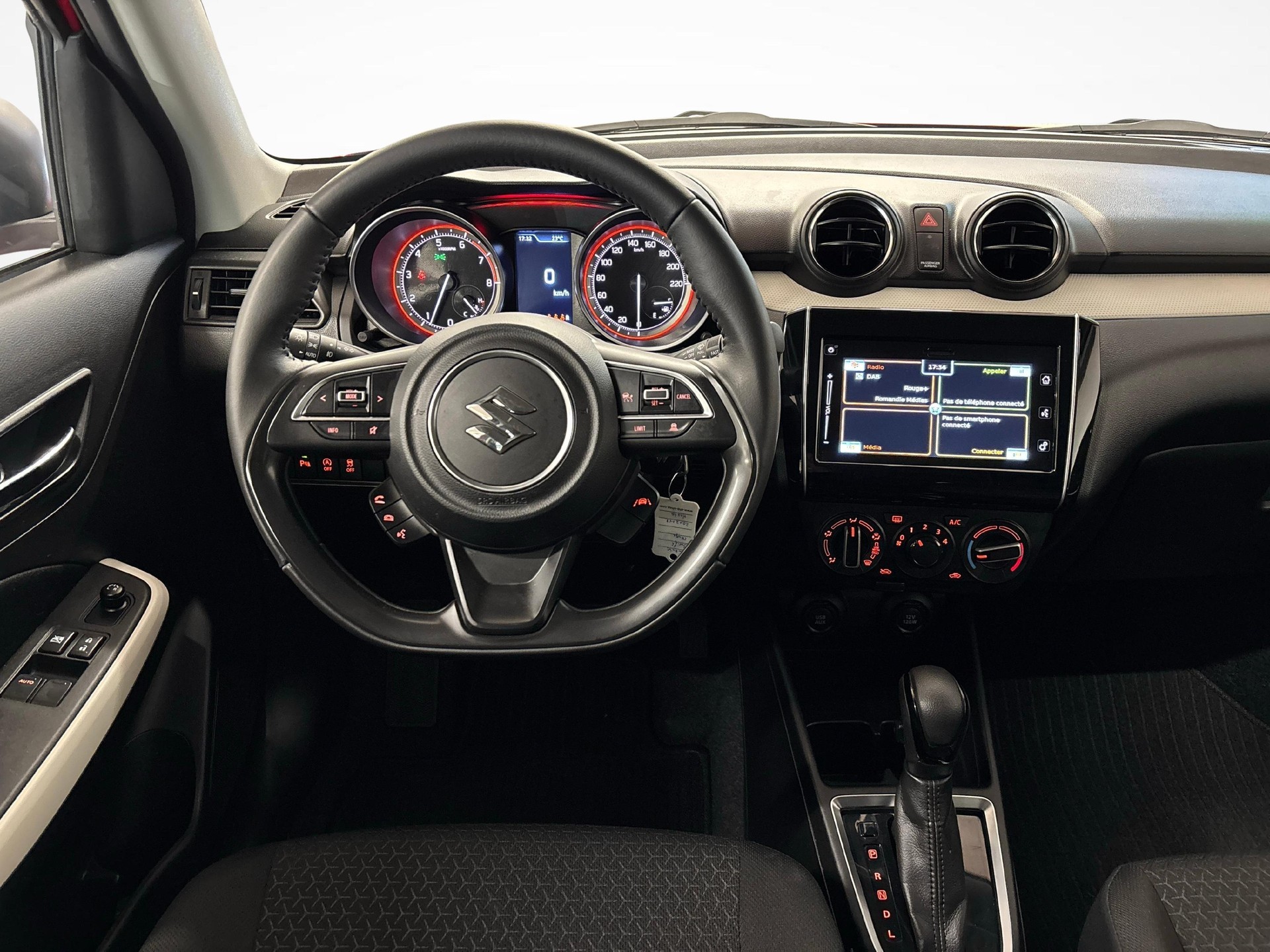 SUZUKI Swift 1.2 Compact+ Hybrid-image-11