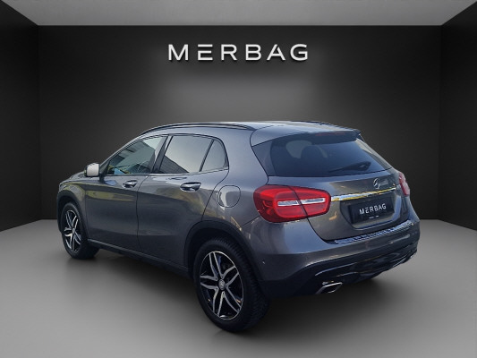MERCEDES-BENZ GLA 250 Urban 4Matic-image-4