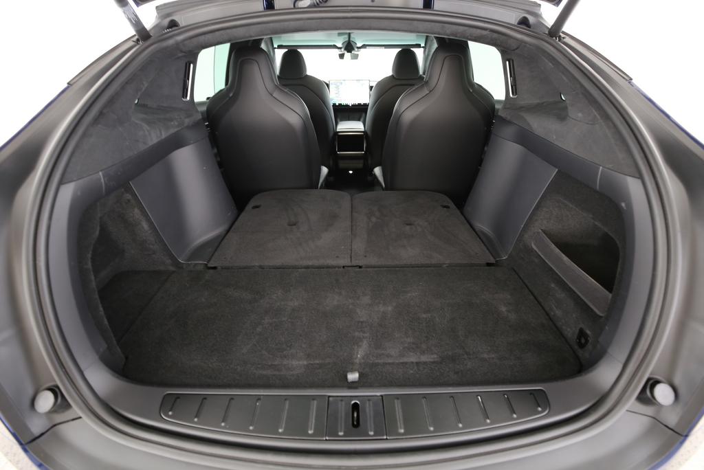 TESLA Model X Plaid-image-13