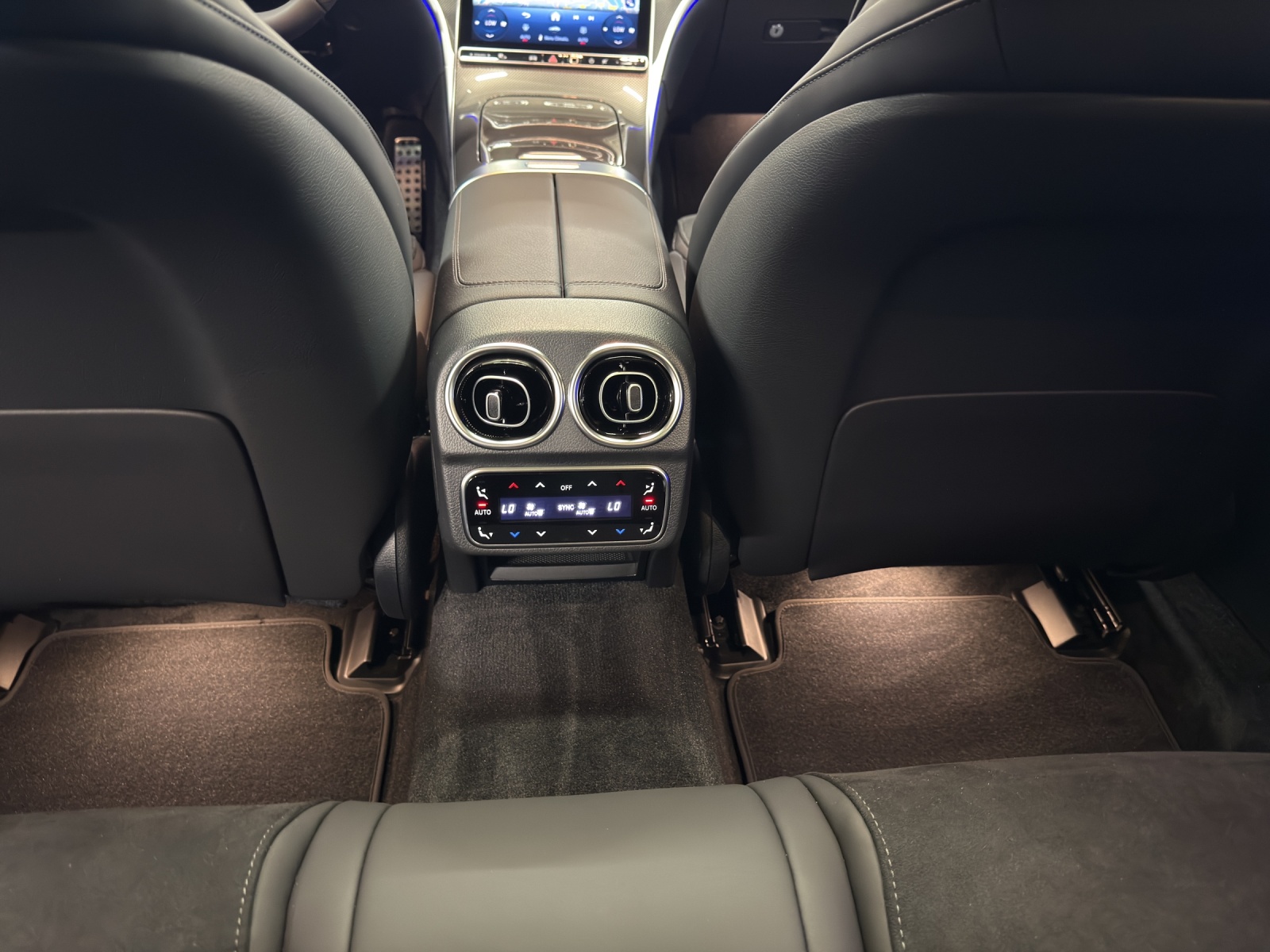 MERCEDES-BENZ C 200 4M Berline-image-11