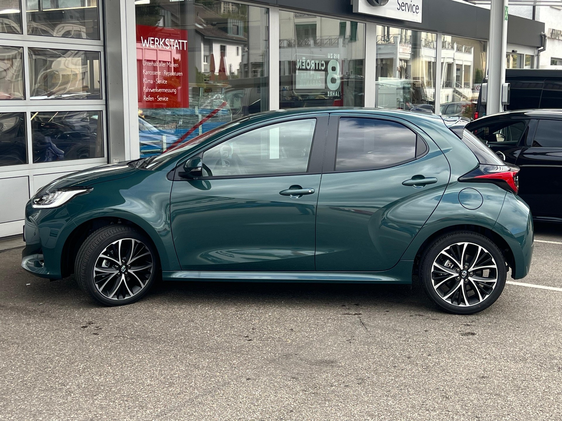 TOYOTA Yaris 1.5 VVT-i HSD Trend-showroom-element-3
