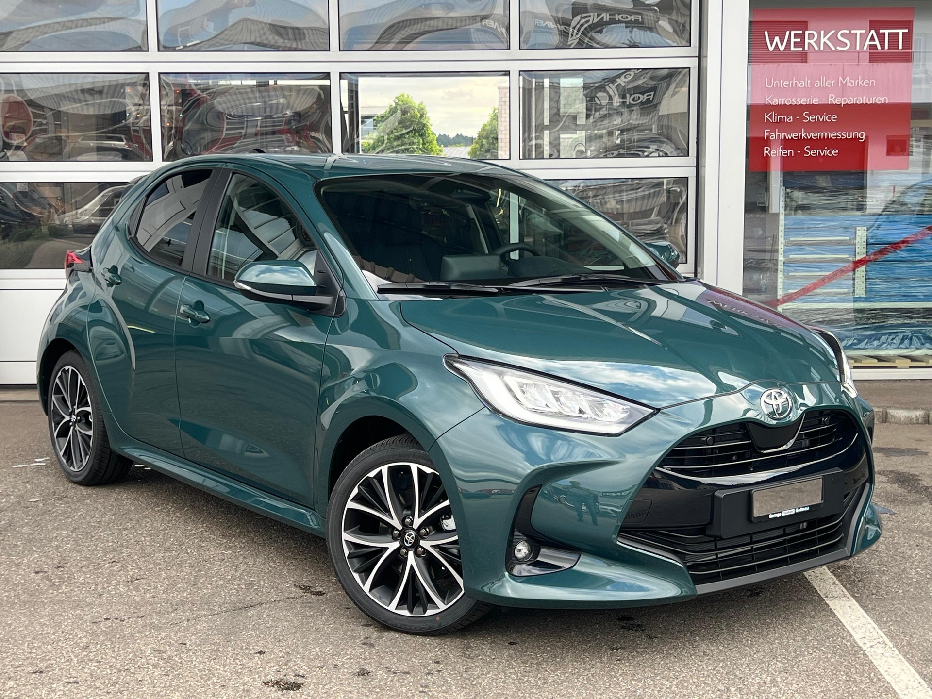 TOYOTA Yaris 1.5 VVT-i HSD Trend