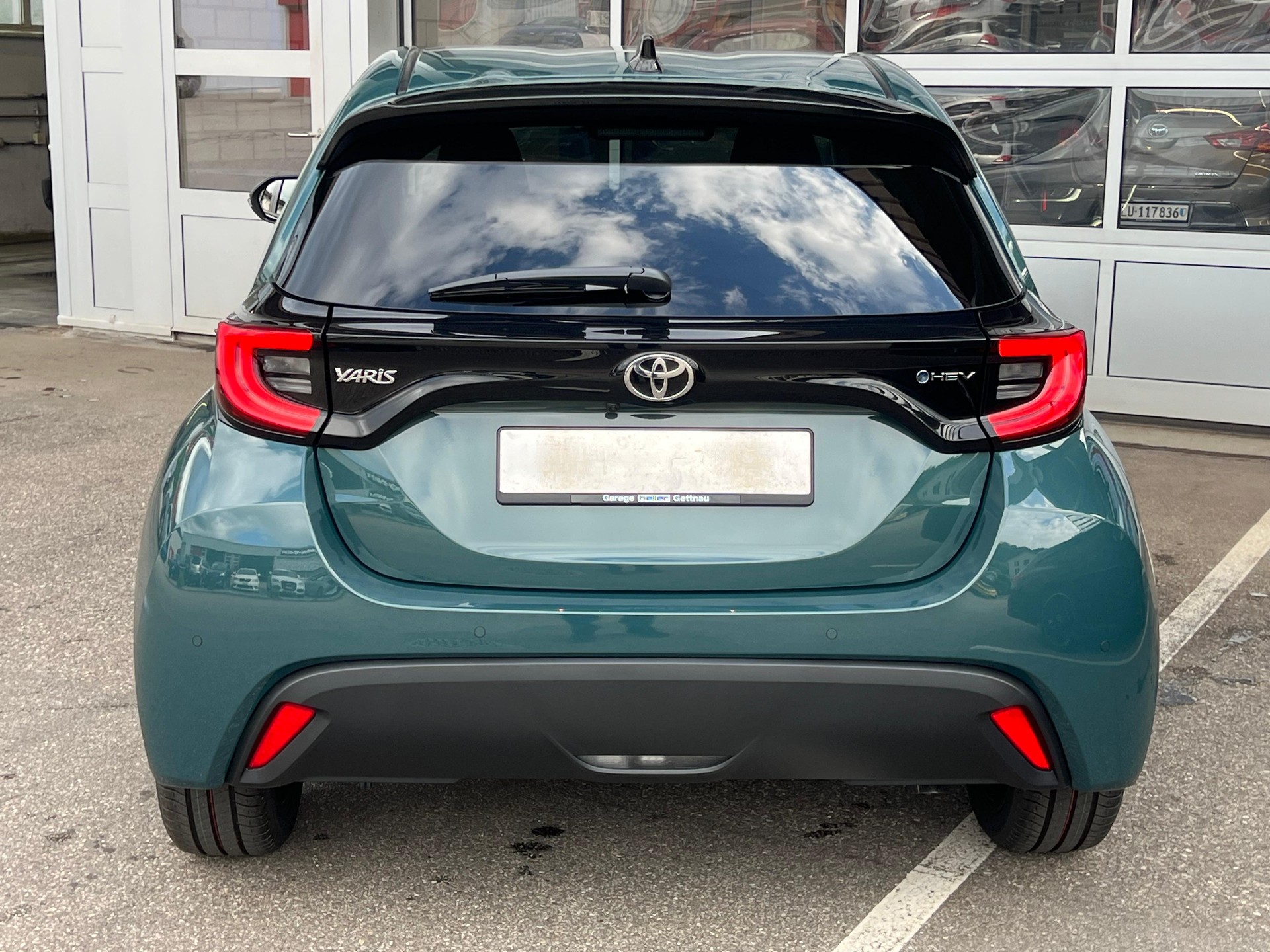 TOYOTA Yaris 1.5 VVT-i HSD Trend-image-6