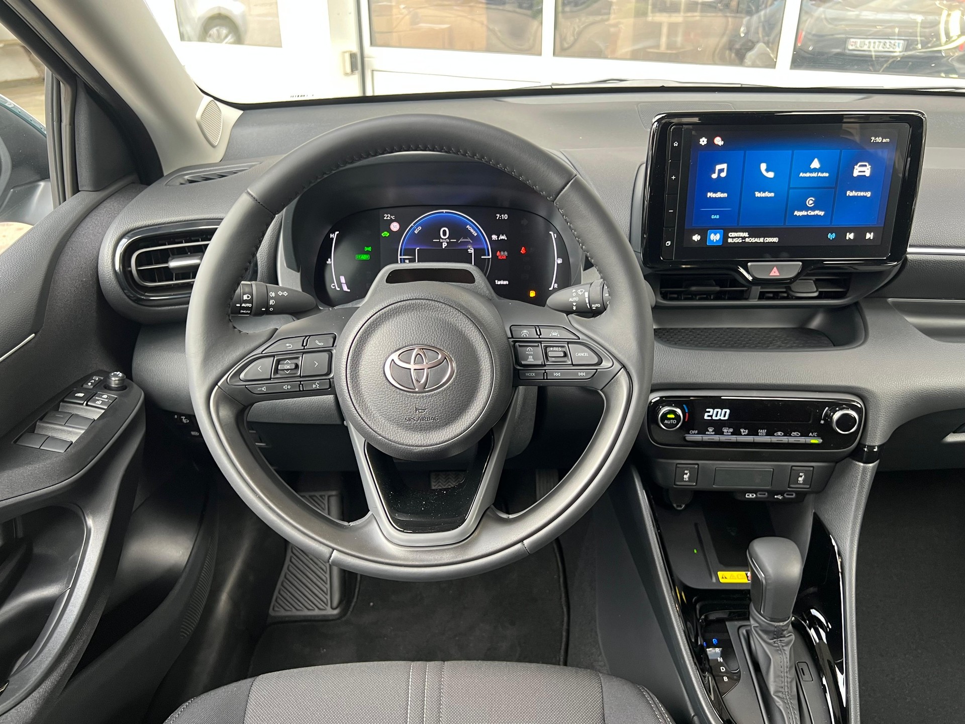 TOYOTA Yaris 1.5 VVT-i HSD Trend-image-14