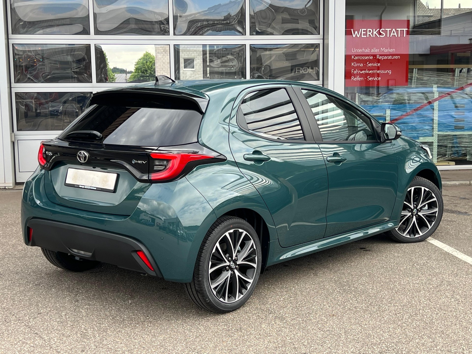 TOYOTA Yaris 1.5 VVT-i HSD Trend-image-5