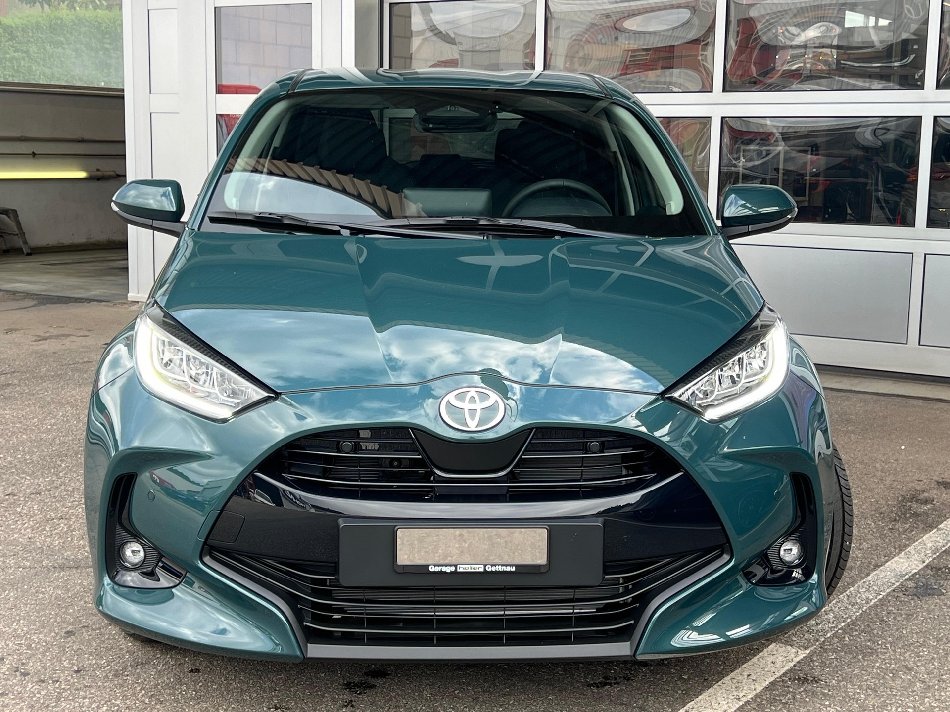 TOYOTA Yaris 1.5 VVT-i HSD Trend-showroom-element-1