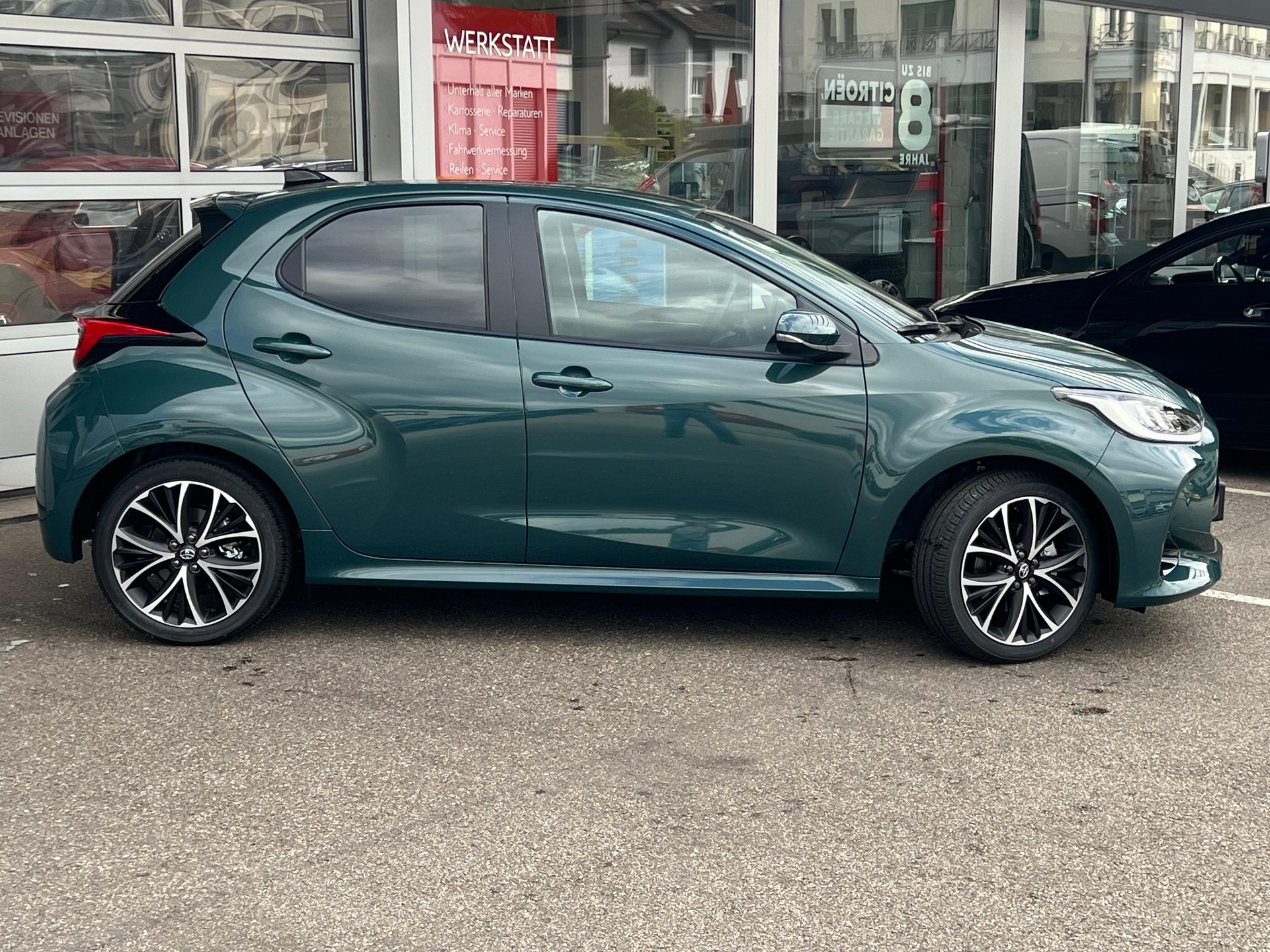 TOYOTA Yaris 1.5 VVT-i HSD Trend-image-4