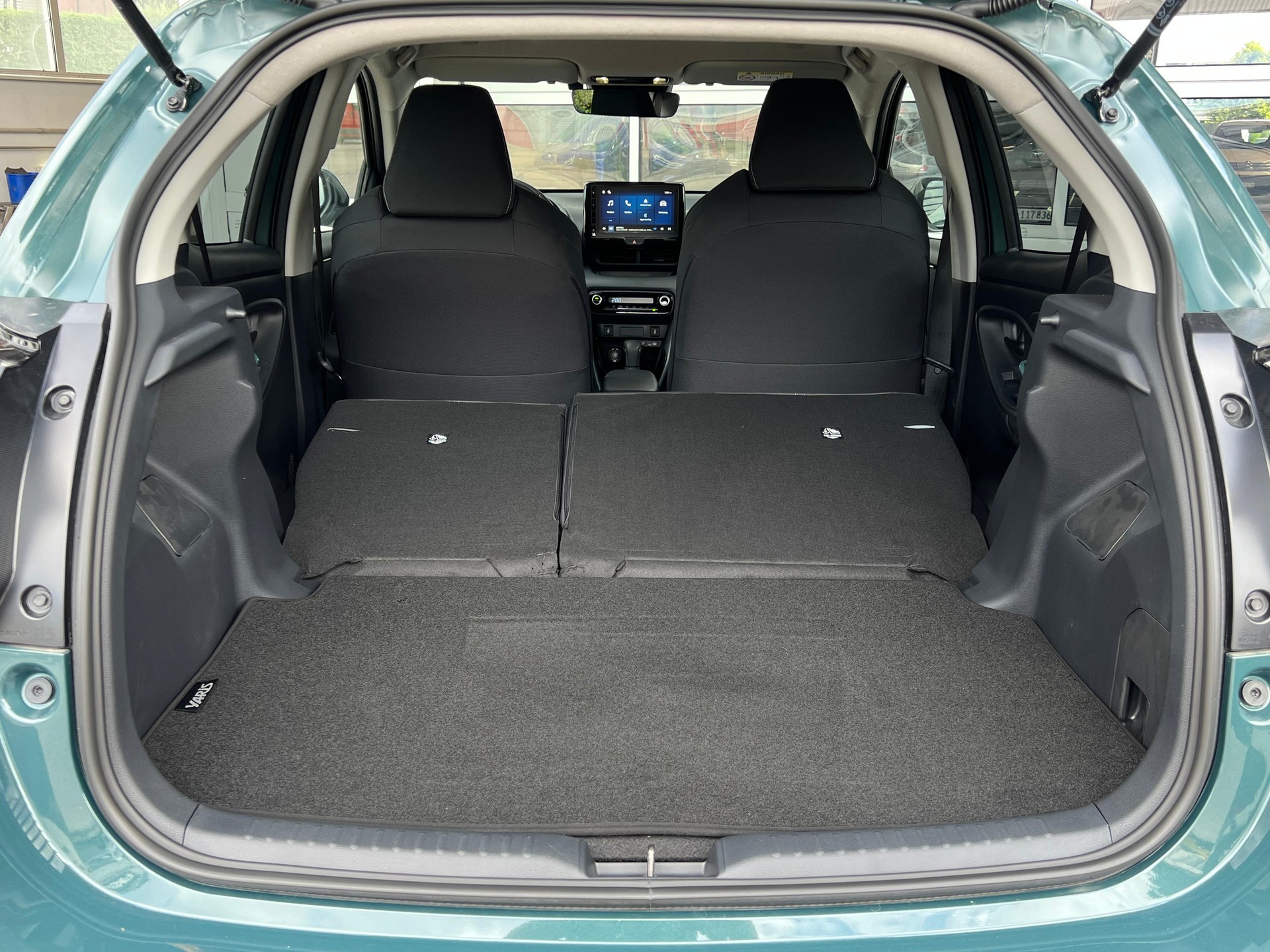 TOYOTA Yaris 1.5 VVT-i HSD Trend-image-9