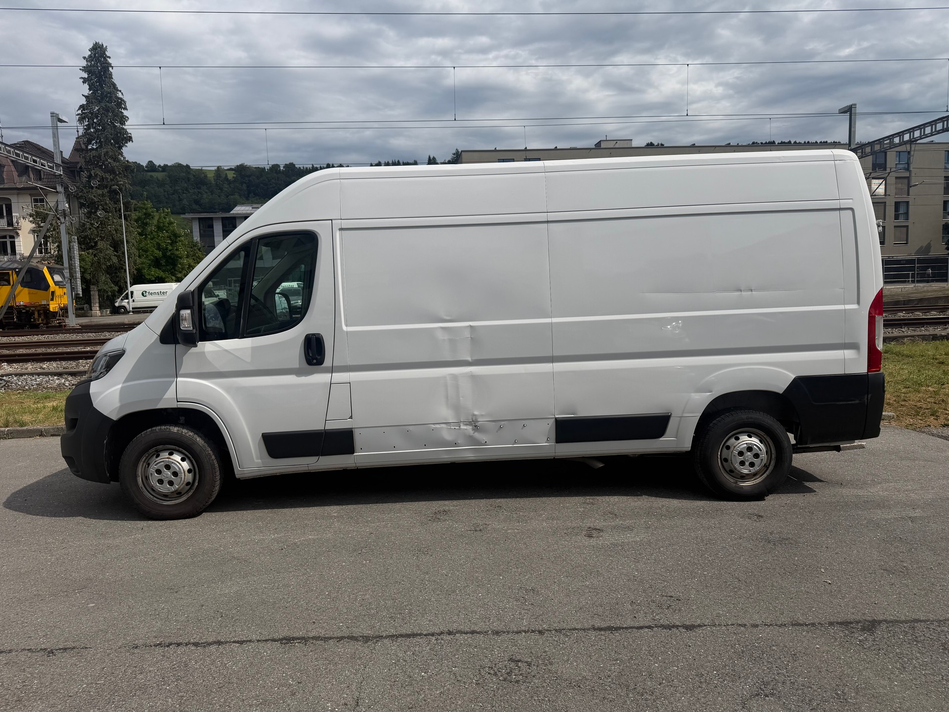 PEUGEOT Boxer 2.2 HDI 335 Premium L3H2-image-2