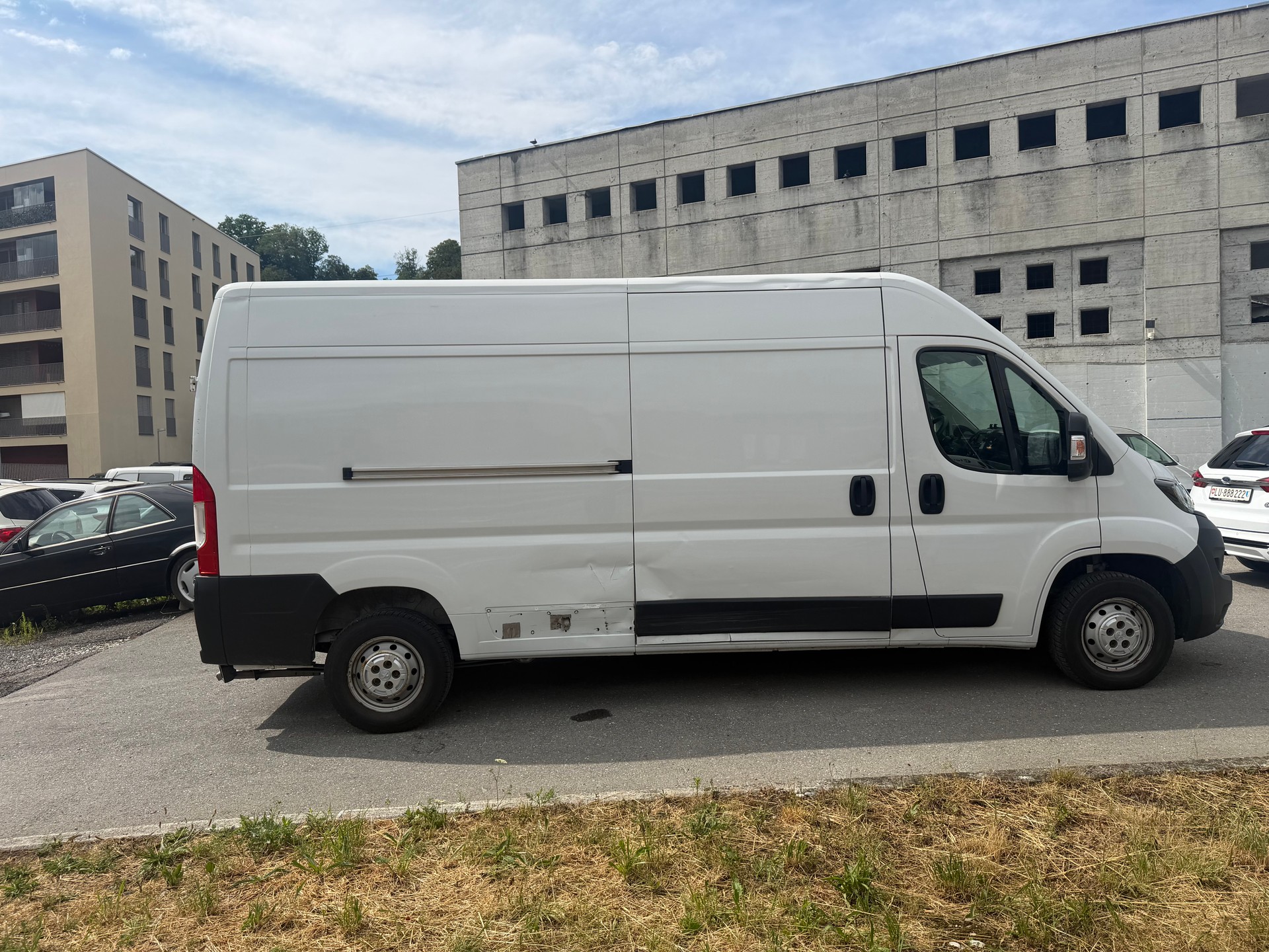 PEUGEOT Boxer 2.2 HDI 335 Premium L3H2-image-6