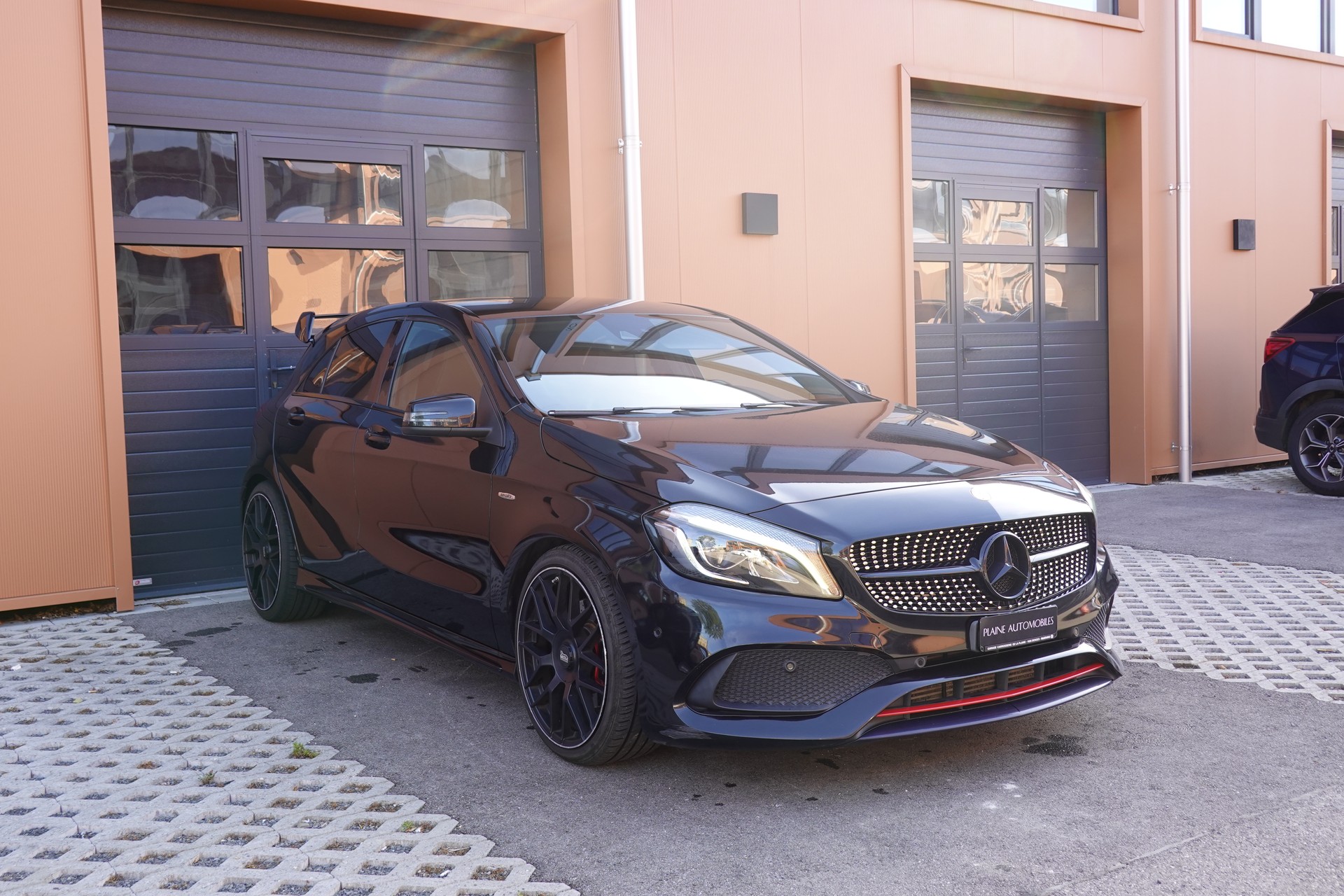 MERCEDES-BENZ A 250 Sport 4Matic 7G-DCT -" Pack AMG * Sièges Chauffants * Camera de recul* GPS * Tempomat * intérieur carbone *-image-2