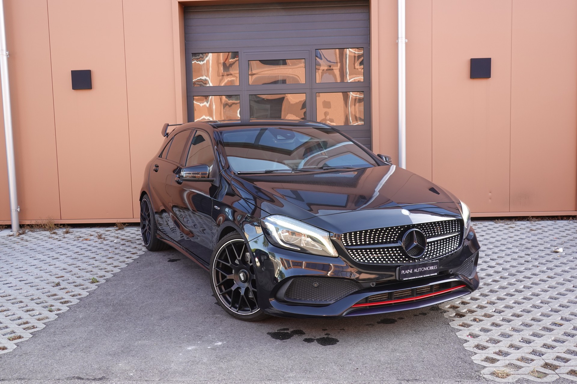 MERCEDES-BENZ A 250 Sport 4Matic 7G-DCT -" Pack AMG * Sièges Chauffants * Camera de recul* GPS * Tempomat * intérieur carbone *-image-0