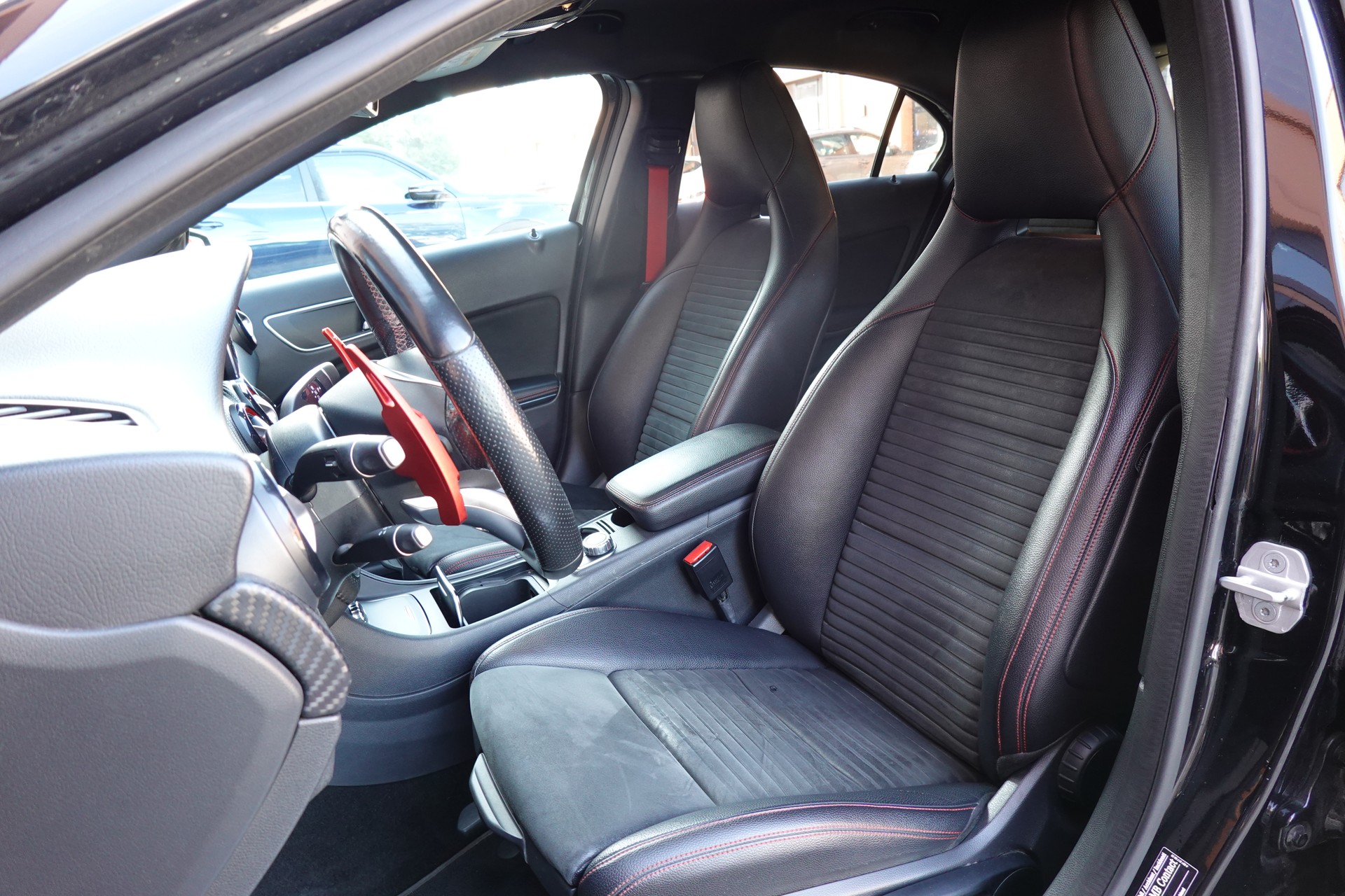MERCEDES-BENZ A 250 Sport 4Matic 7G-DCT -" Pack AMG * Sièges Chauffants * Camera de recul* GPS * Tempomat * intérieur carbone *-image-20