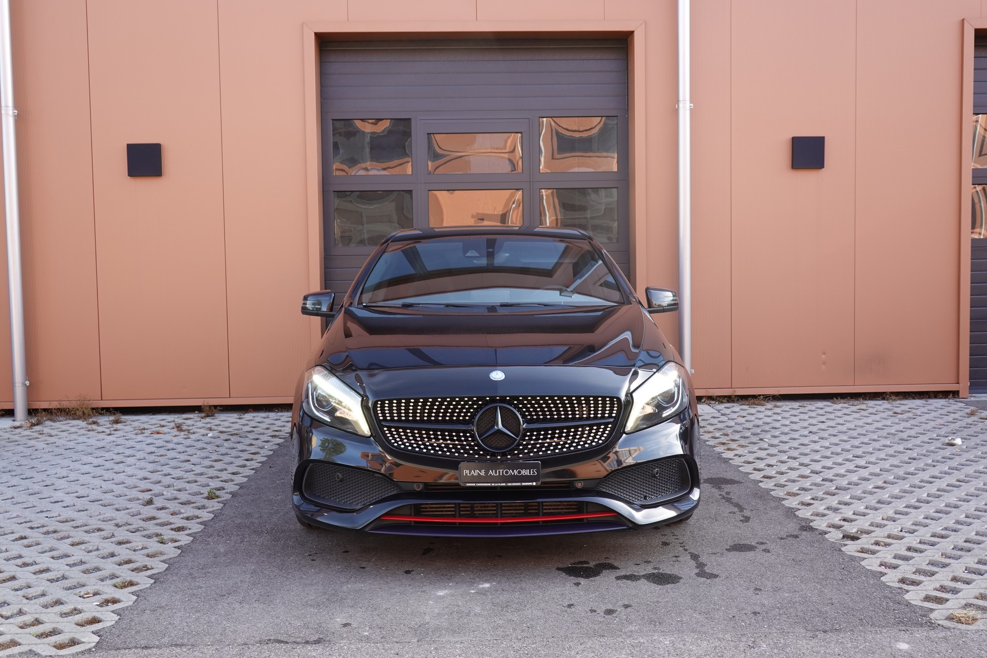 MERCEDES-BENZ A 250 Sport 4Matic 7G-DCT -" Pack AMG * Sièges Chauffants * Camera de recul* GPS * Tempomat * intérieur carbone *-image-1