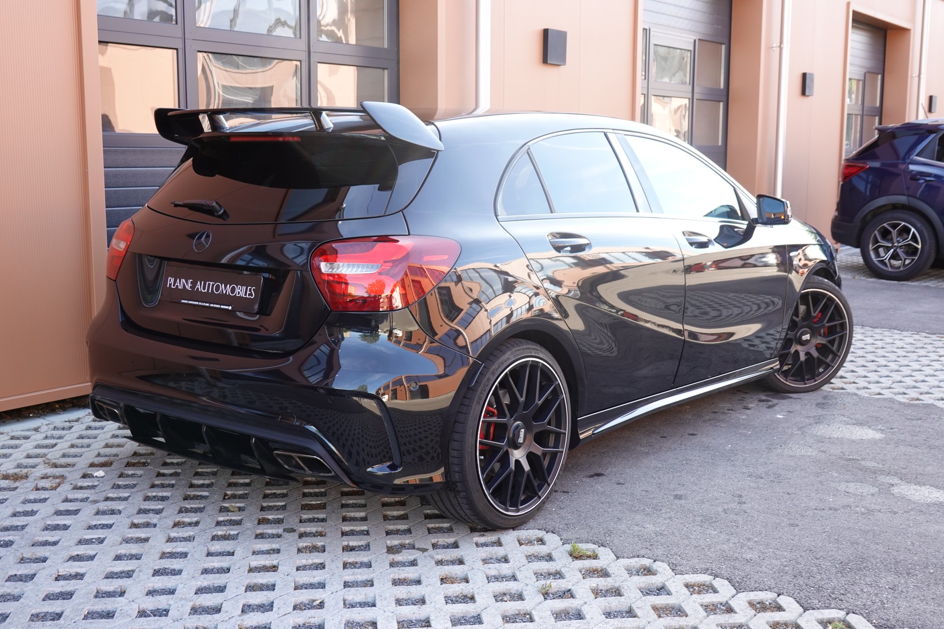 MERCEDES-BENZ A 250 Sport 4Matic 7G-DCT -" Pack AMG * Sièges Chauffants * Camera de recul* GPS * Tempomat * intérieur carbone *-image-6