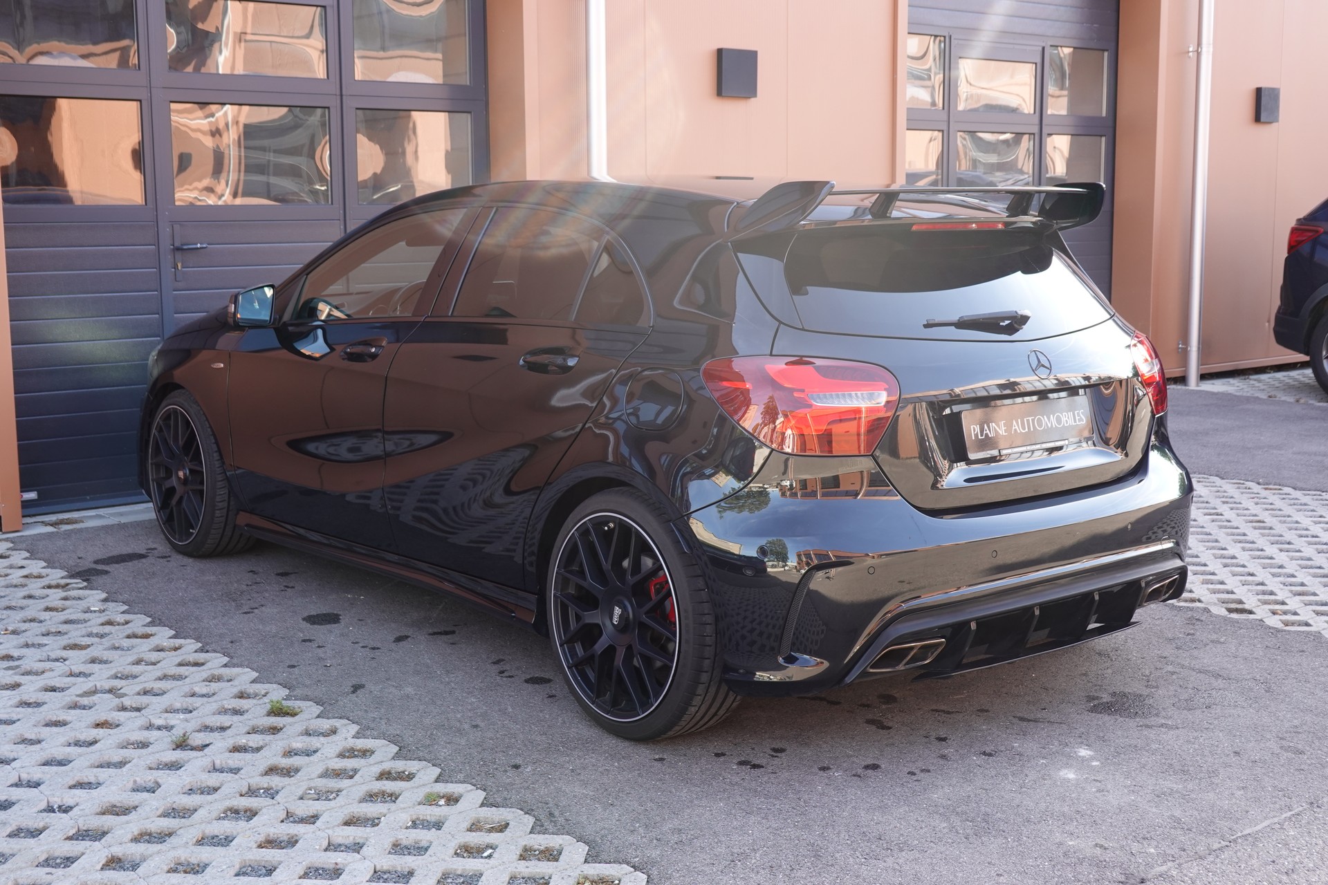 MERCEDES-BENZ A 250 Sport 4Matic 7G-DCT -" Pack AMG * Sièges Chauffants * Camera de recul* GPS * Tempomat * intérieur carbone *-image-9
