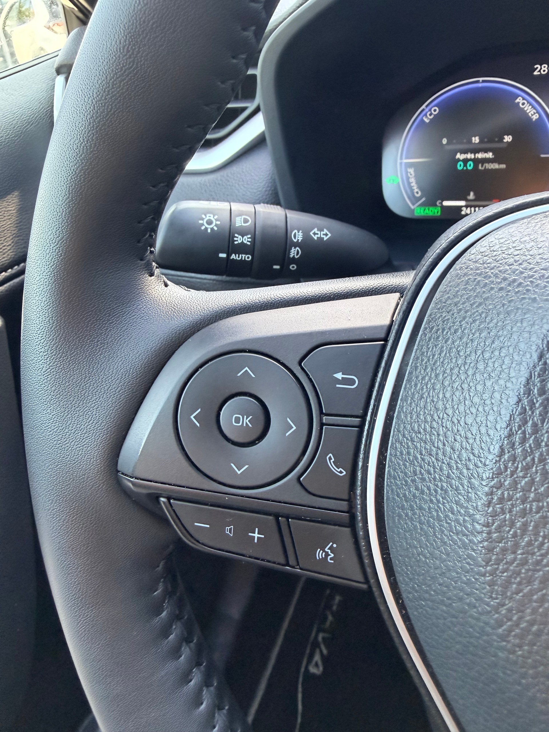 TOYOTA RAV-4 2.5 HSD Trend e-CVT-image-18