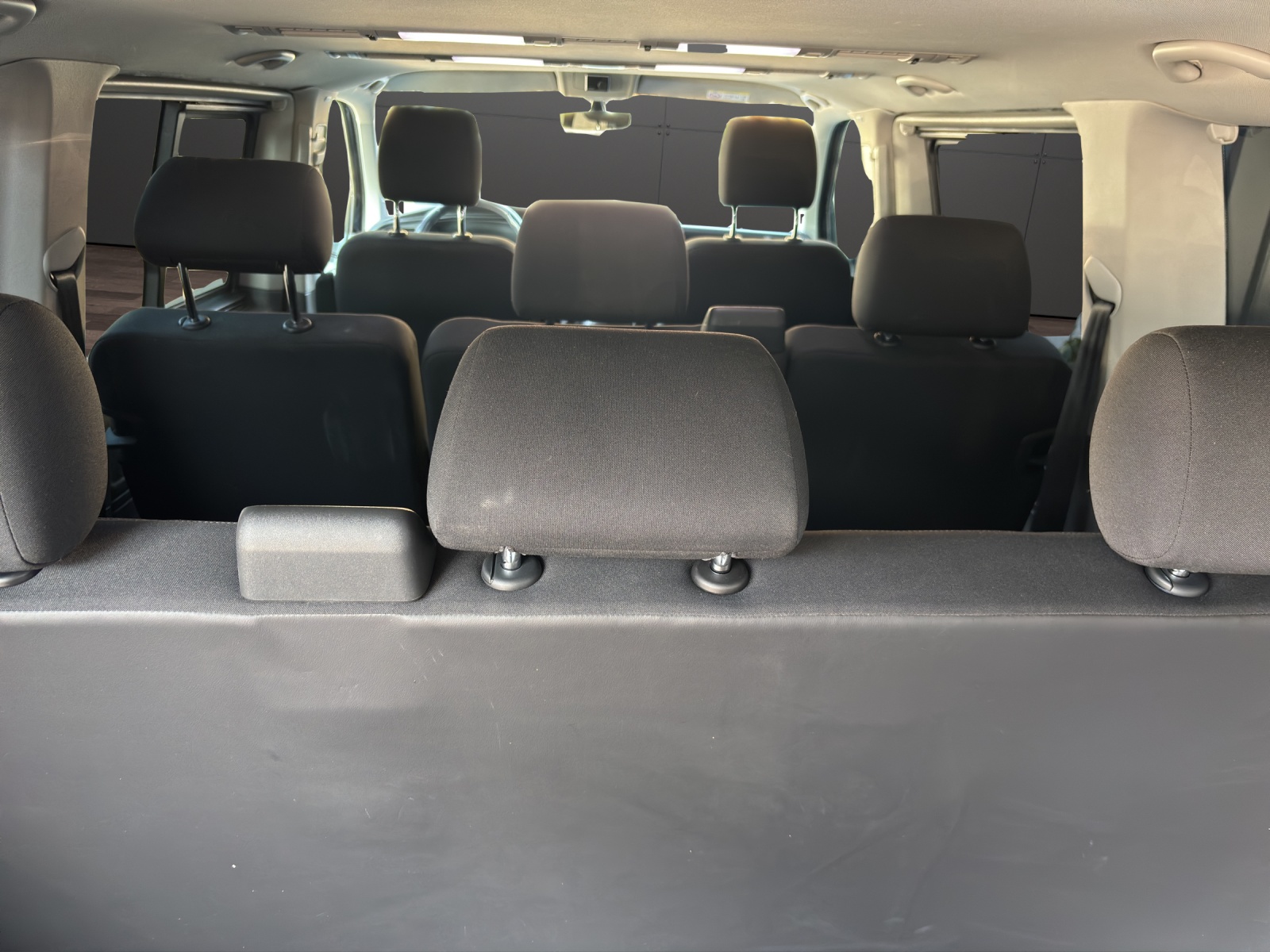 VW T6.1 Caravelle 2.0 TDI Comfortline Liberty 4Motion-image-12