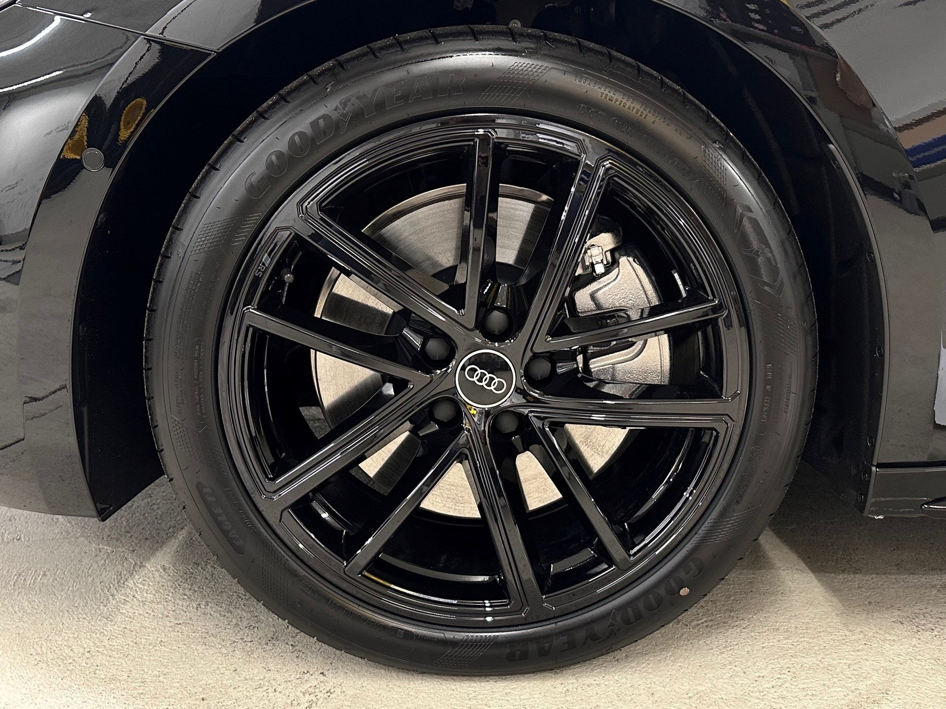 AUDI A5 Avant e-hybrid quattro Attraction 220 kW S tronic-image-15