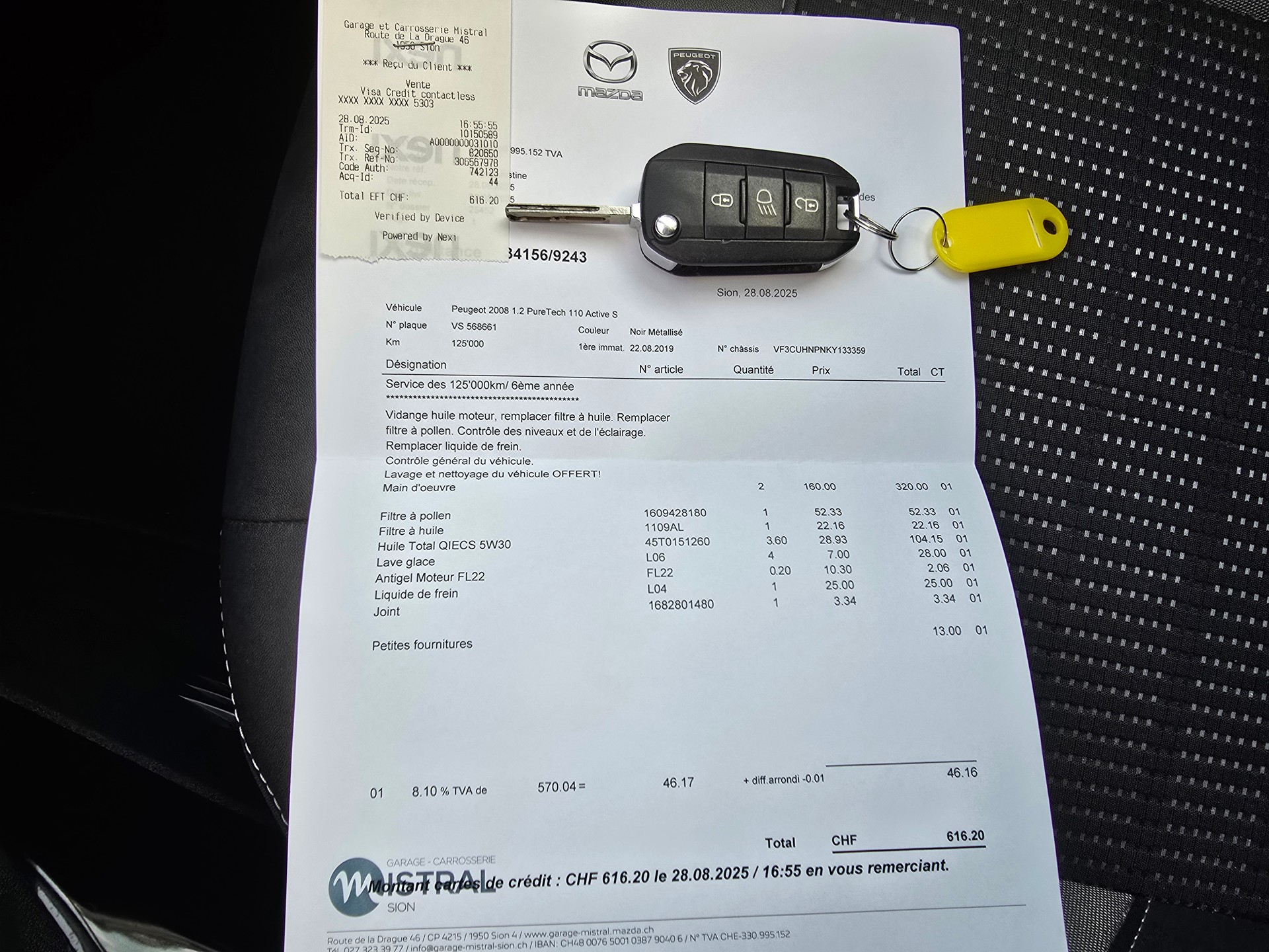 PEUGEOT 2008 1.2 PureTech Allurre EAT6-image-27