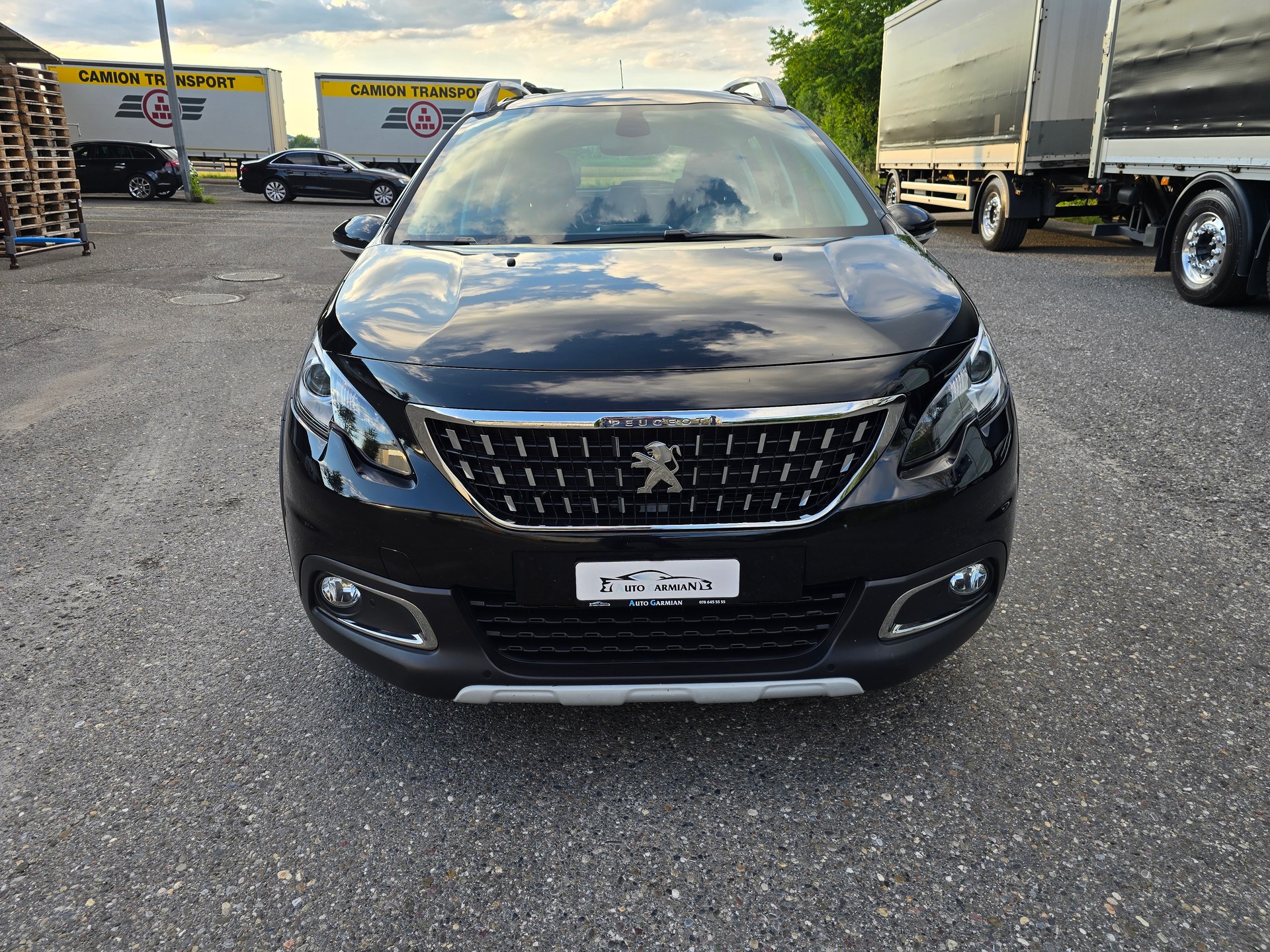 PEUGEOT 2008 1.2 PureTech Allurre EAT6-image-0