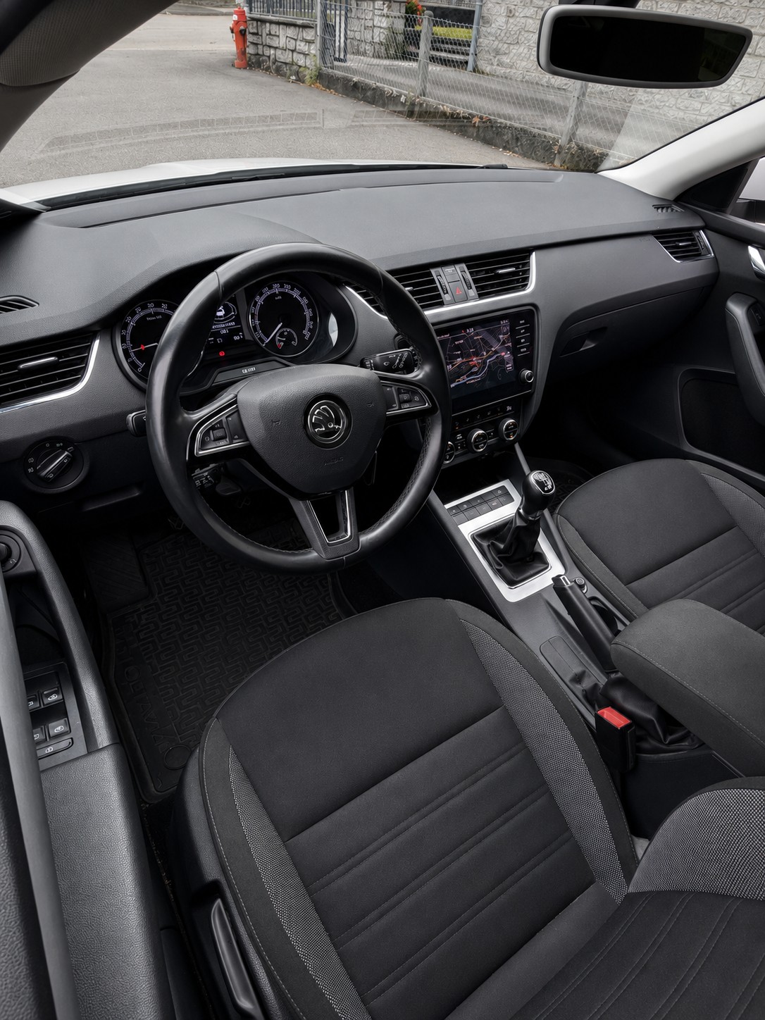 SKODA Octavia 1.6 TDI Clever 4x4 MFK 02.26-image-7