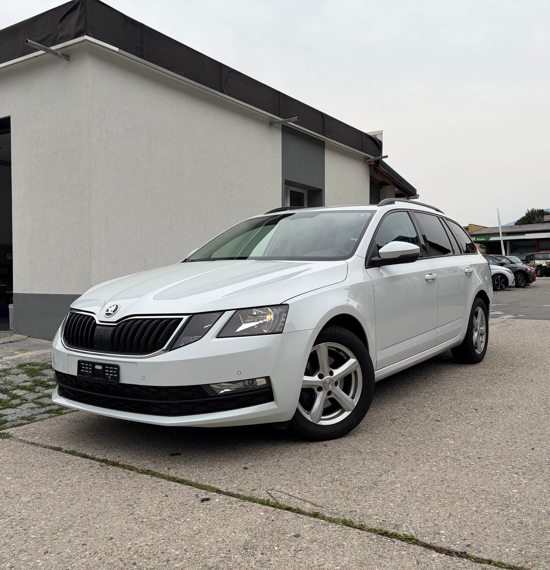 SKODA Octavia 1.6 TDI Clever 4x4 MFK 02.26-image-1