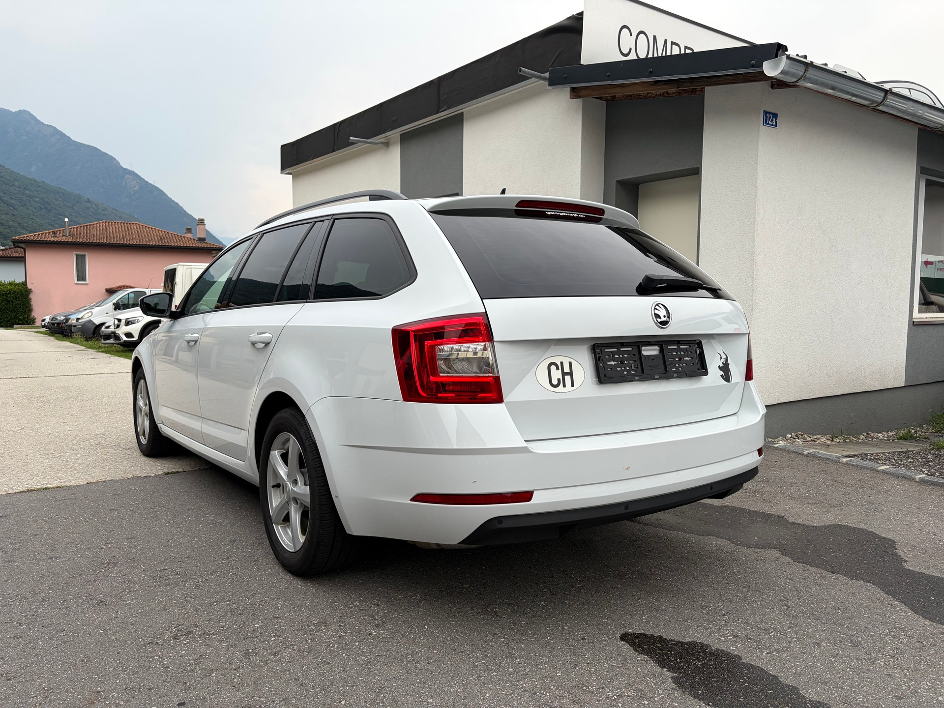 SKODA Octavia 1.6 TDI Clever 4x4 MFK 02.26-image-2