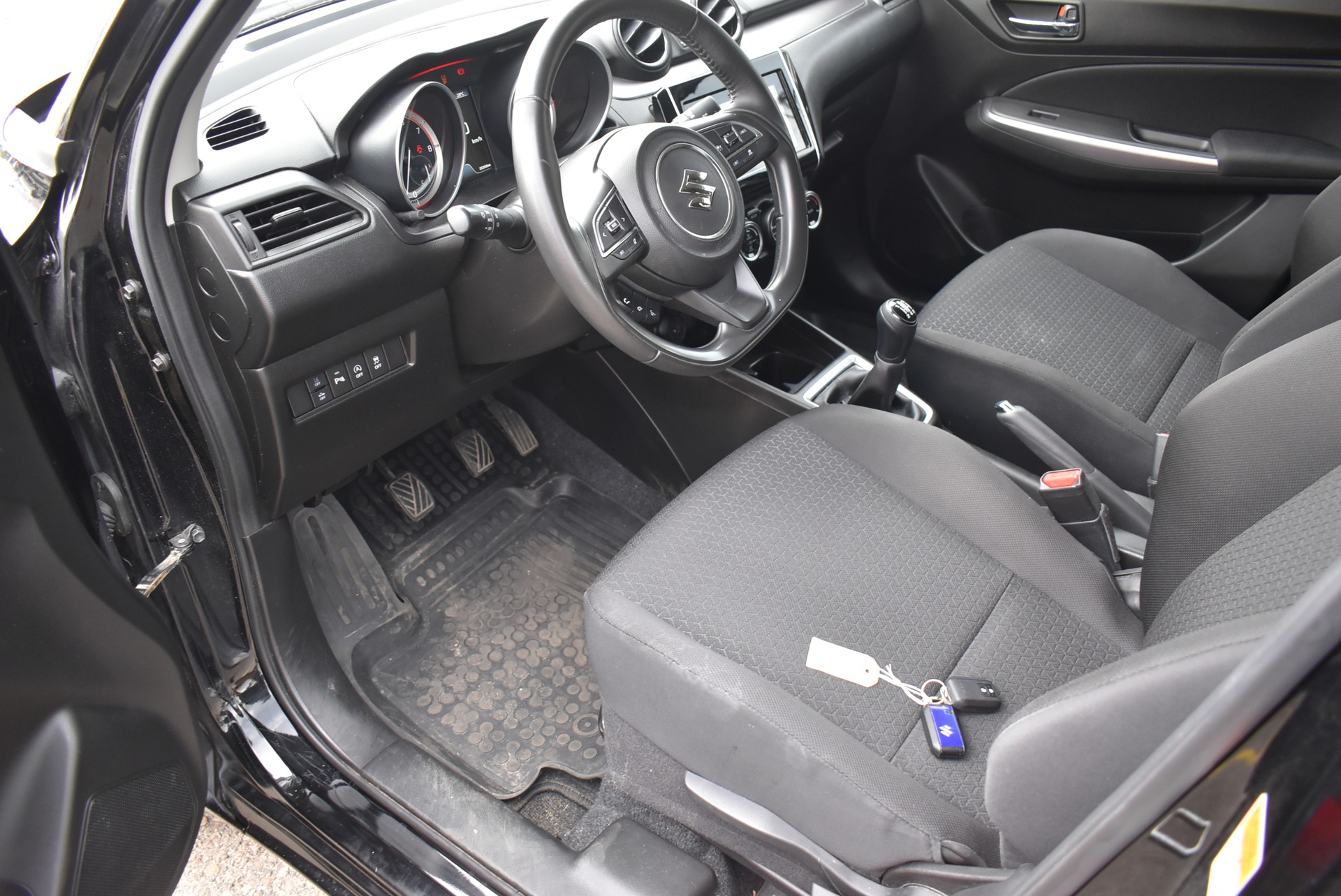 SUZUKI Swift 1.2i Piz Sulai Top Hybrid Allgrip 4x4-image-2