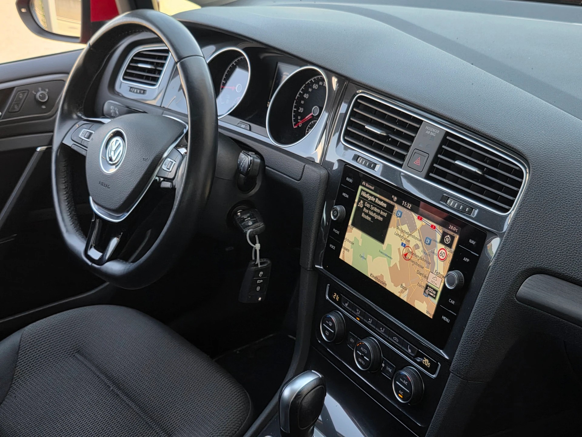 VW Golf Variant 2.0 TDI Comfortline DSG * CH-Fahrzeug * Frisch ab MFK * inkl. 1 Jahr Garantie *-image-17