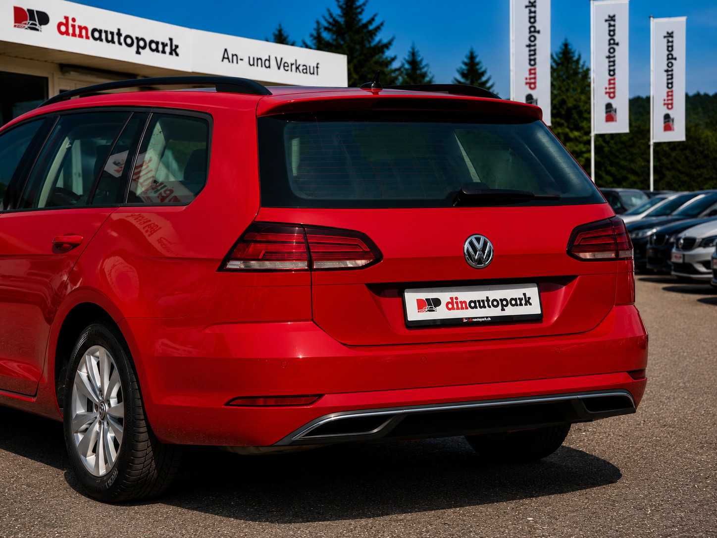 VW Golf Variant 2.0 TDI Comfortline DSG * CH-Fahrzeug * Frisch ab MFK * inkl. 1 Jahr Garantie *-image-4