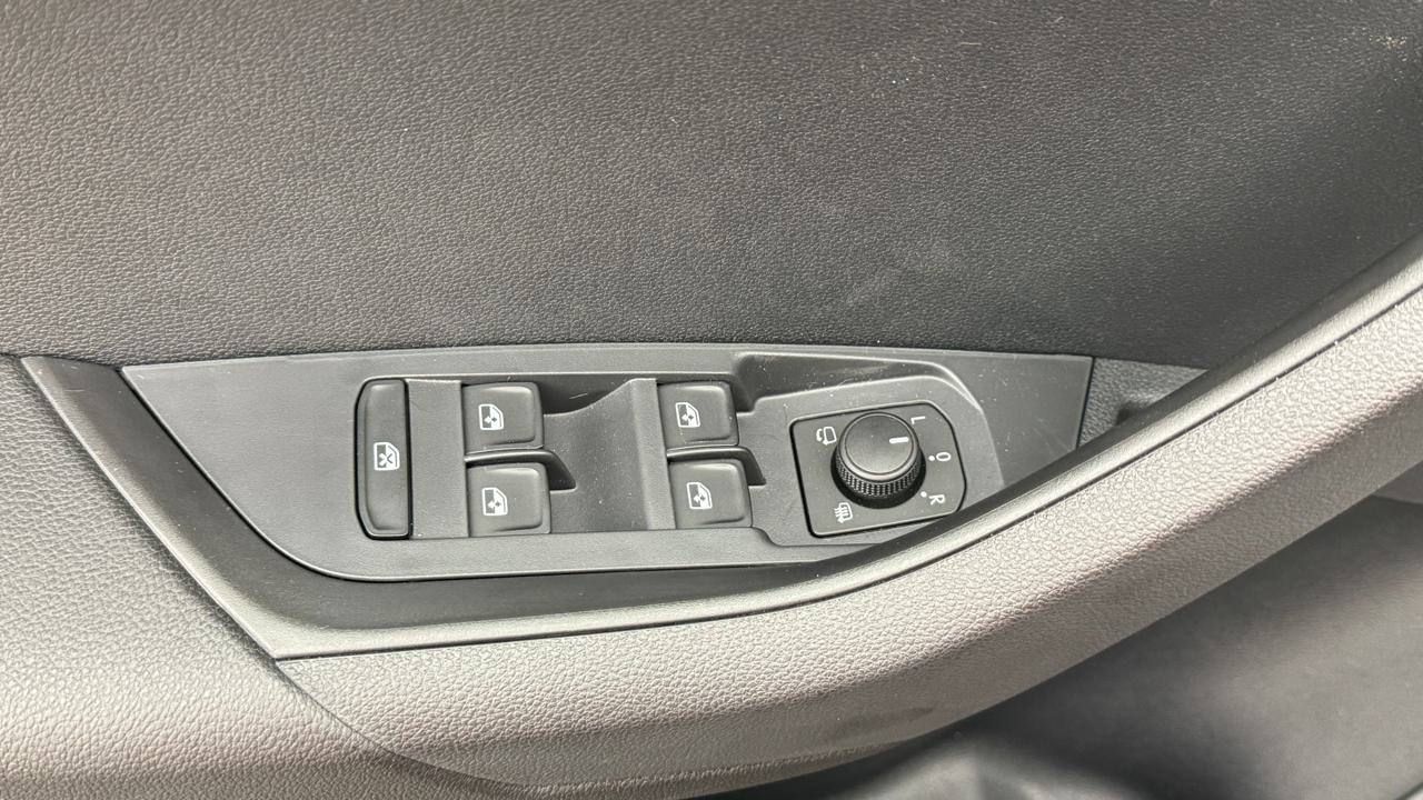 SKODA Karoq 2.0 TSI SportLine 4x4 DSG-image-8