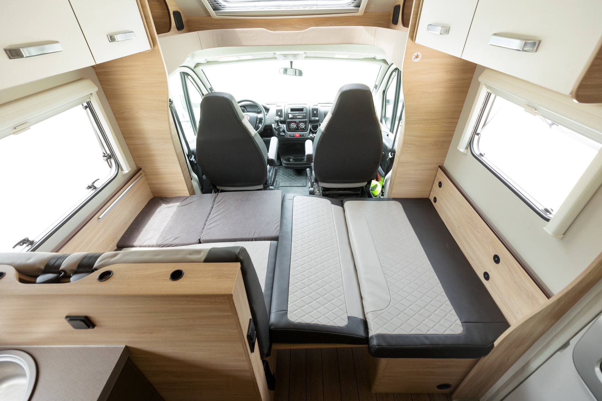 FIAT 2021 Fiat Ducato Weinsberg Carasuite | Voll ausgestattet | Schlafplätze für 5 Personen-showroom-element-1